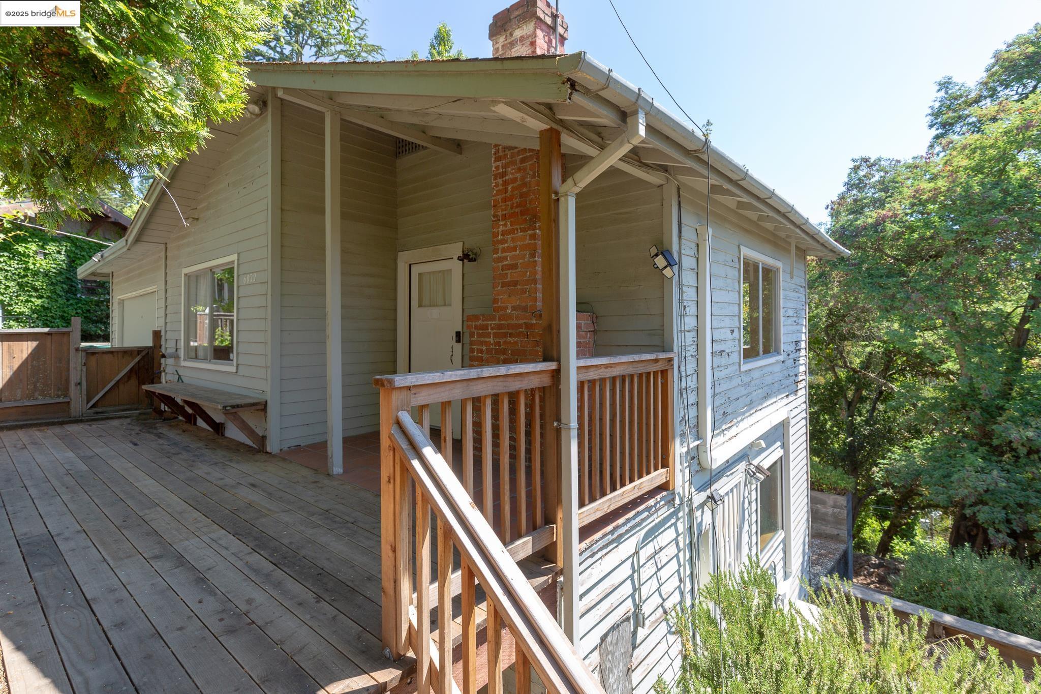 Detail Gallery Image 19 of 23 For 6022 Merriewood Dr, Oakland,  CA 94611 - 1 Beds | 1 Baths
