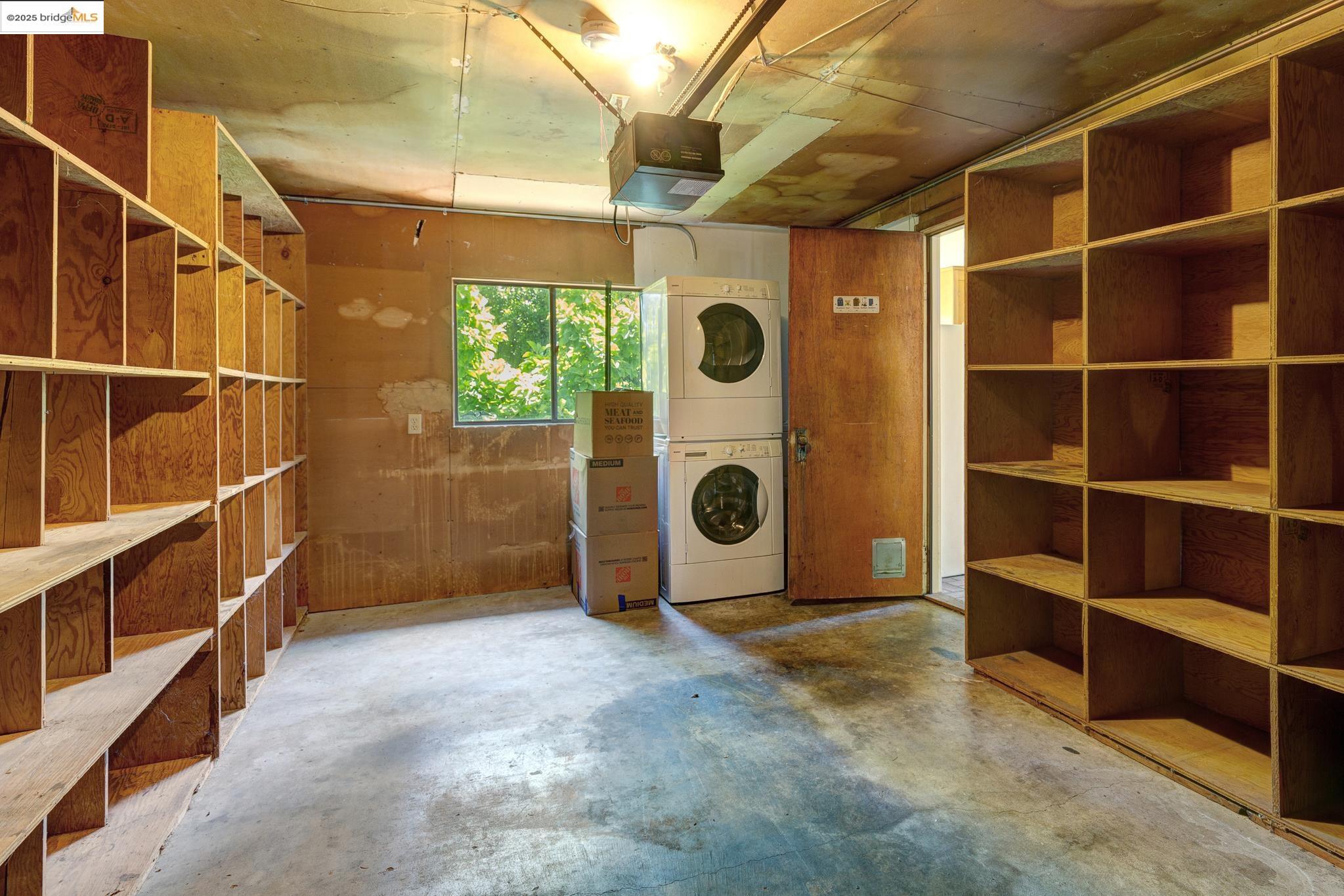 Detail Gallery Image 21 of 23 For 6022 Merriewood Dr, Oakland,  CA 94611 - 1 Beds | 1 Baths