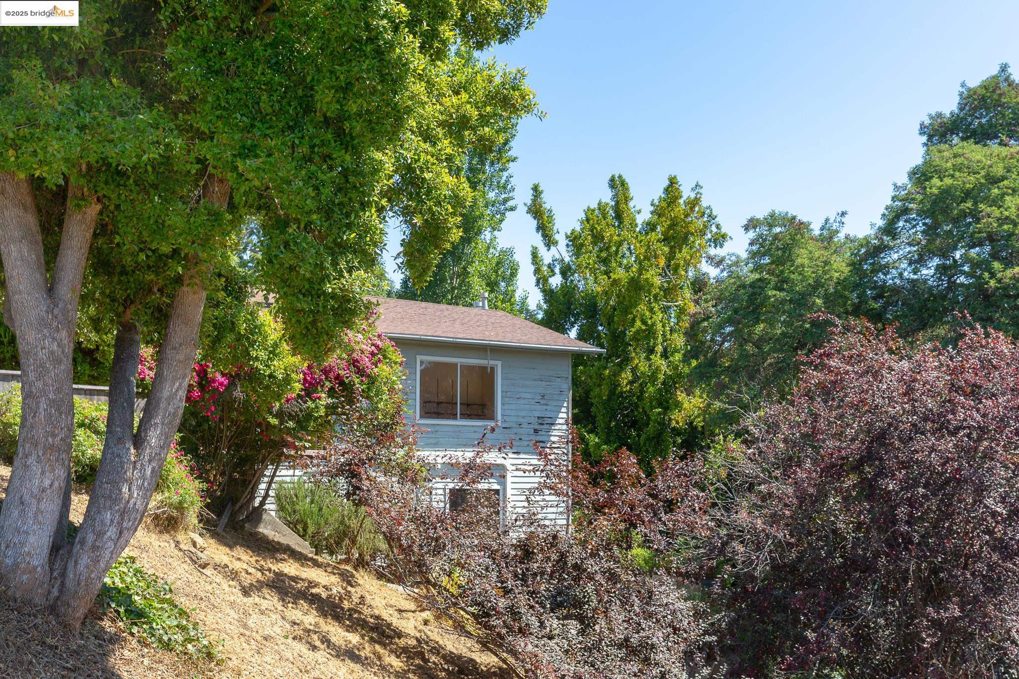 Detail Gallery Image 23 of 23 For 6022 Merriewood Dr, Oakland,  CA 94611 - 1 Beds | 1 Baths