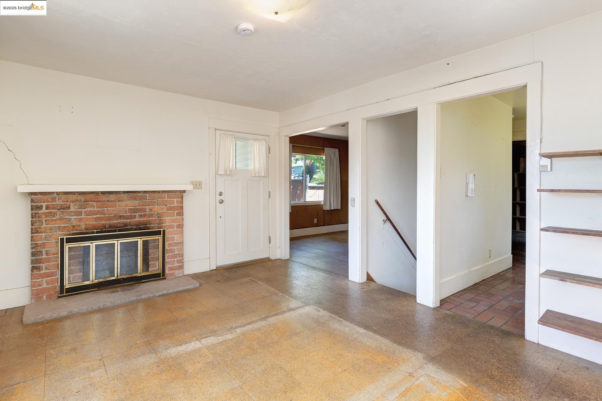 Detail Gallery Image 8 of 23 For 6022 Merriewood Dr, Oakland,  CA 94611 - 1 Beds | 1 Baths