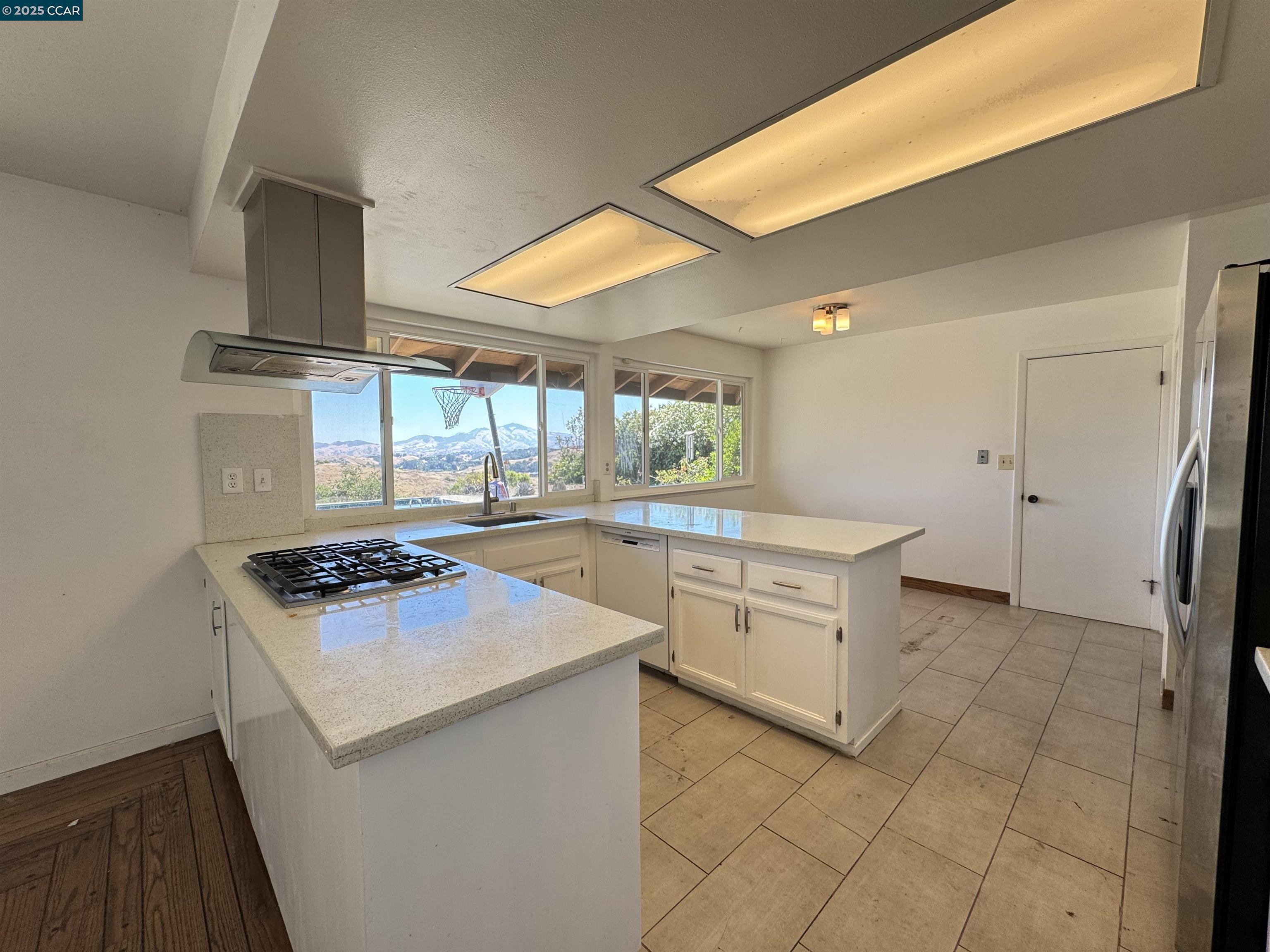 Detail Gallery Image 5 of 20 For 269 Birchwood Dr, Moraga,  CA 94556 - 4 Beds | 2 Baths