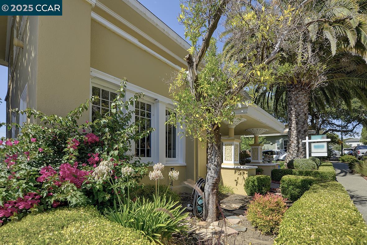 Detail Gallery Image 2 of 57 For 1251 Escobar Street, Martinez,  CA 94553 - 3 Beds | 2 Baths