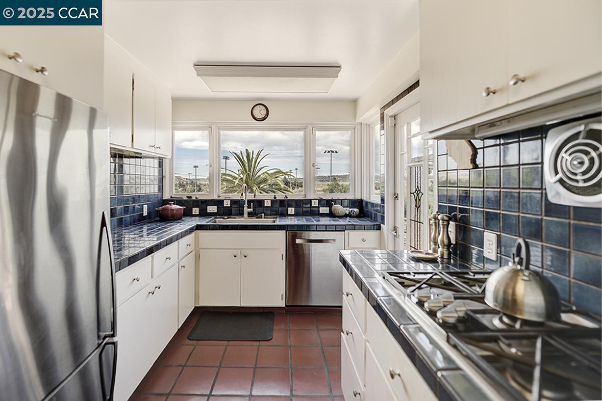 Detail Gallery Image 19 of 57 For 1251 Escobar Street, Martinez,  CA 94553 - 3 Beds | 2 Baths
