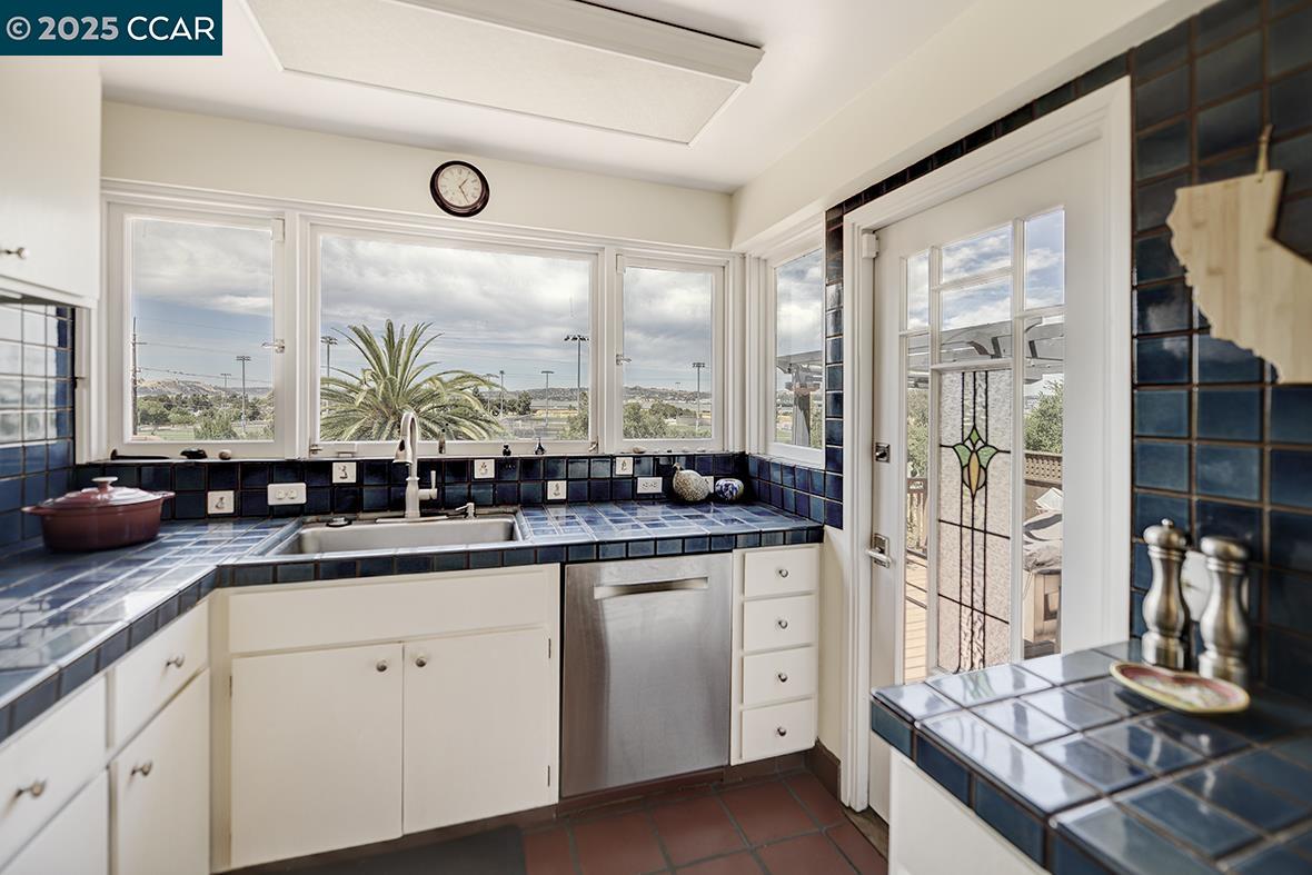 Detail Gallery Image 20 of 57 For 1251 Escobar Street, Martinez,  CA 94553 - 3 Beds | 2 Baths
