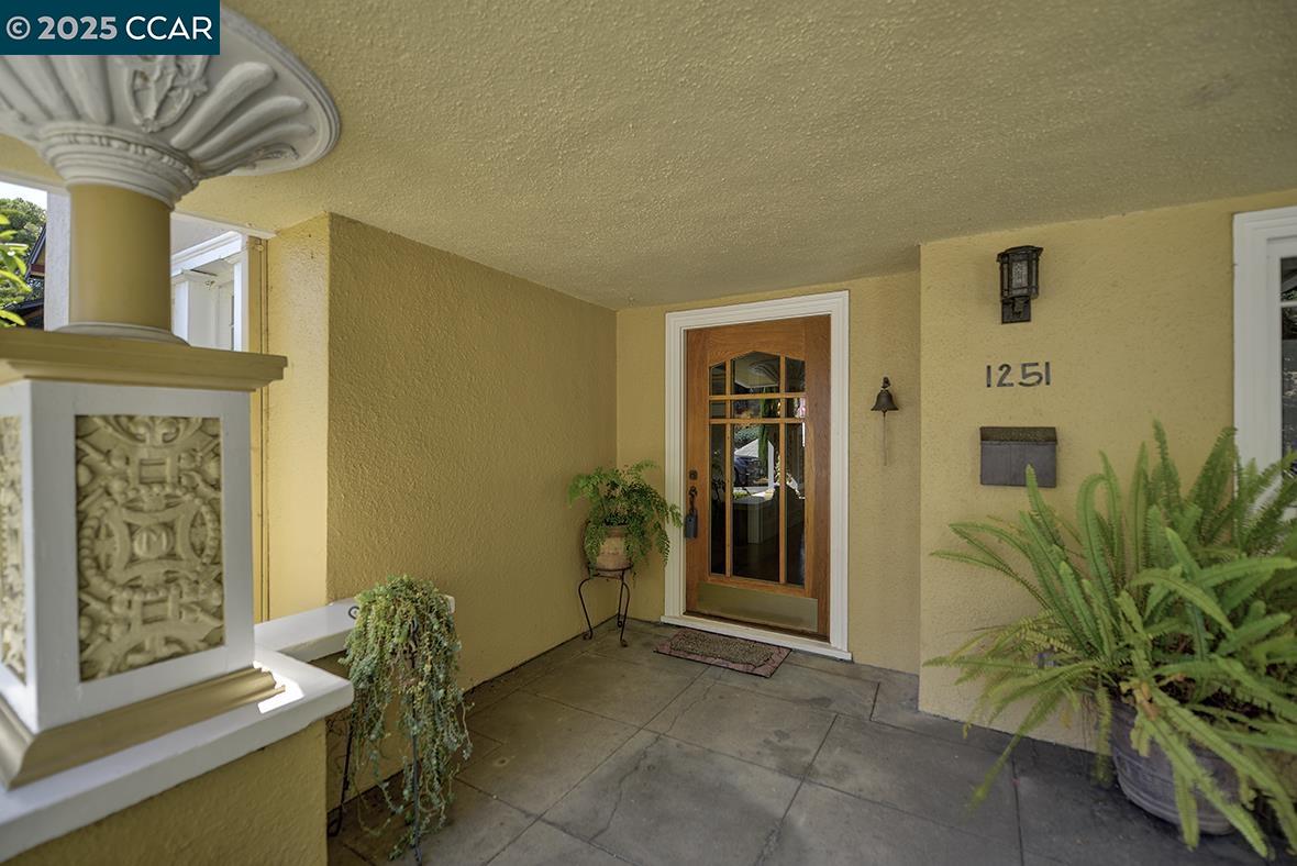 Detail Gallery Image 6 of 57 For 1251 Escobar Street, Martinez,  CA 94553 - 3 Beds | 2 Baths