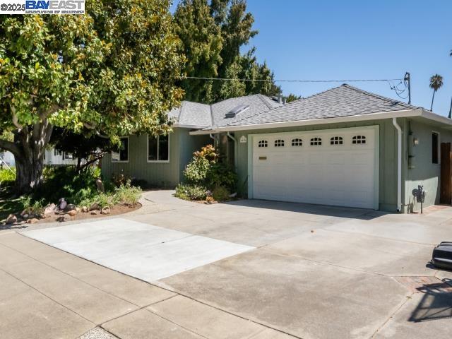 Detail Gallery Image 1 of 39 For 4670 Eggers Dr, Fremont,  CA 94536 - 3 Beds | 2 Baths