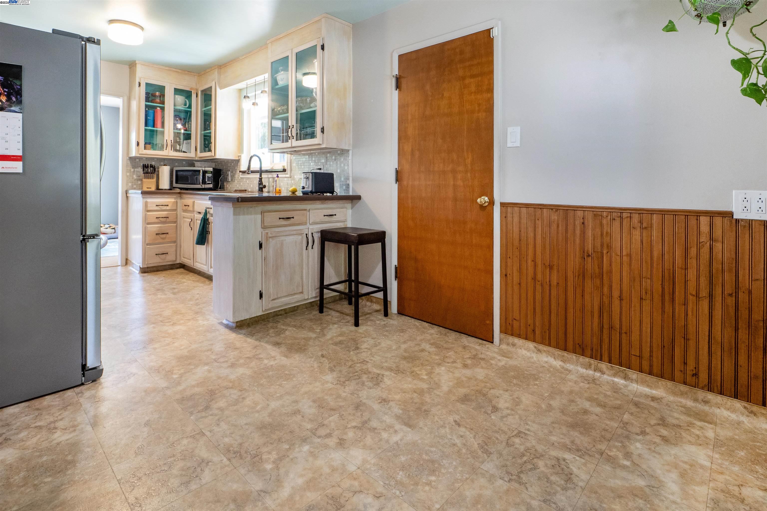 Detail Gallery Image 14 of 39 For 4670 Eggers Dr, Fremont,  CA 94536 - 3 Beds | 2 Baths