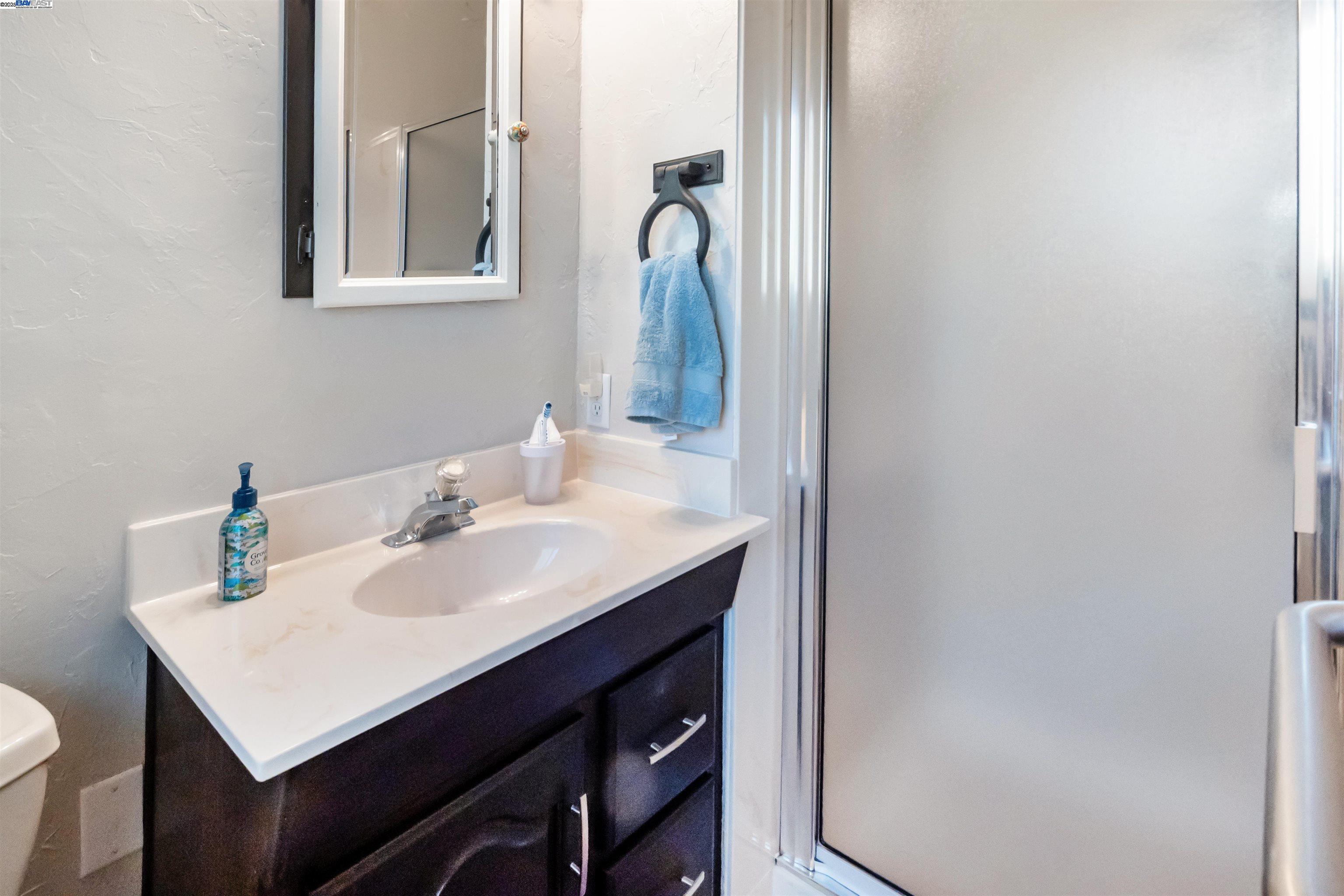 Detail Gallery Image 19 of 39 For 4670 Eggers Dr, Fremont,  CA 94536 - 3 Beds | 2 Baths