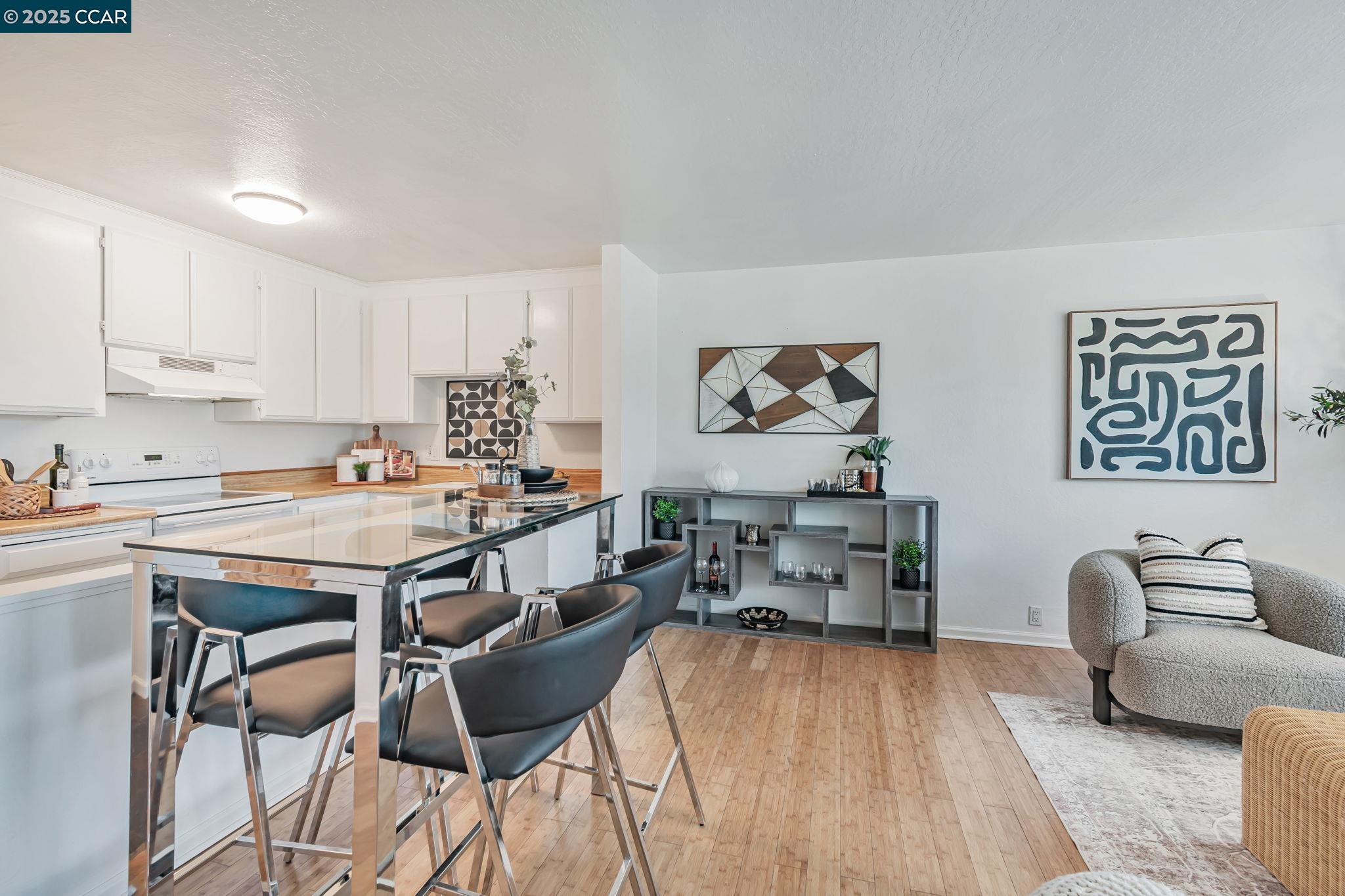 Photo #14: 41107653 Listing: Photo #14