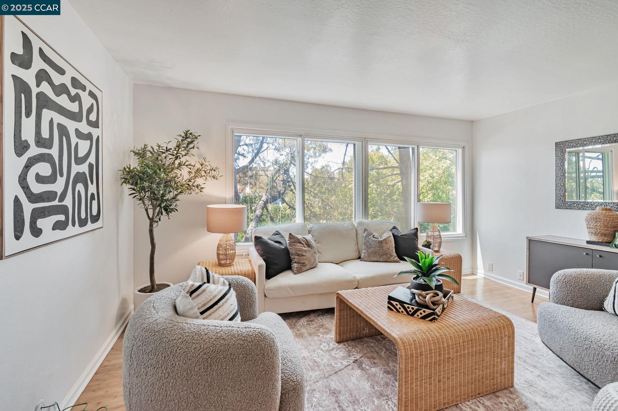 Photo #6: 41107653 Listing 