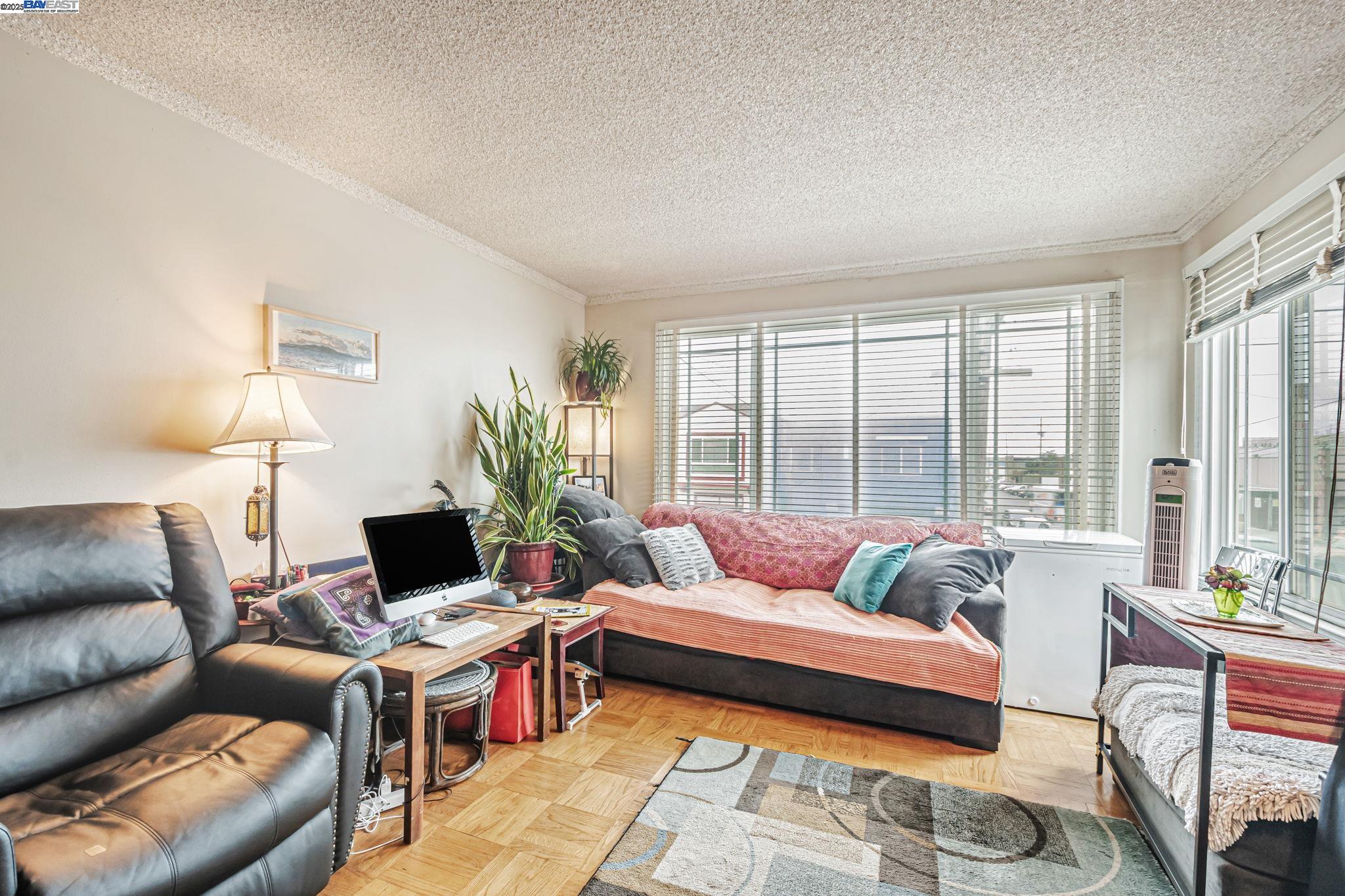 Detail Gallery Image 14 of 39 For 1942 Jennings Street, San Francisco,  CA 94124 - 3 Beds | 2 Baths
