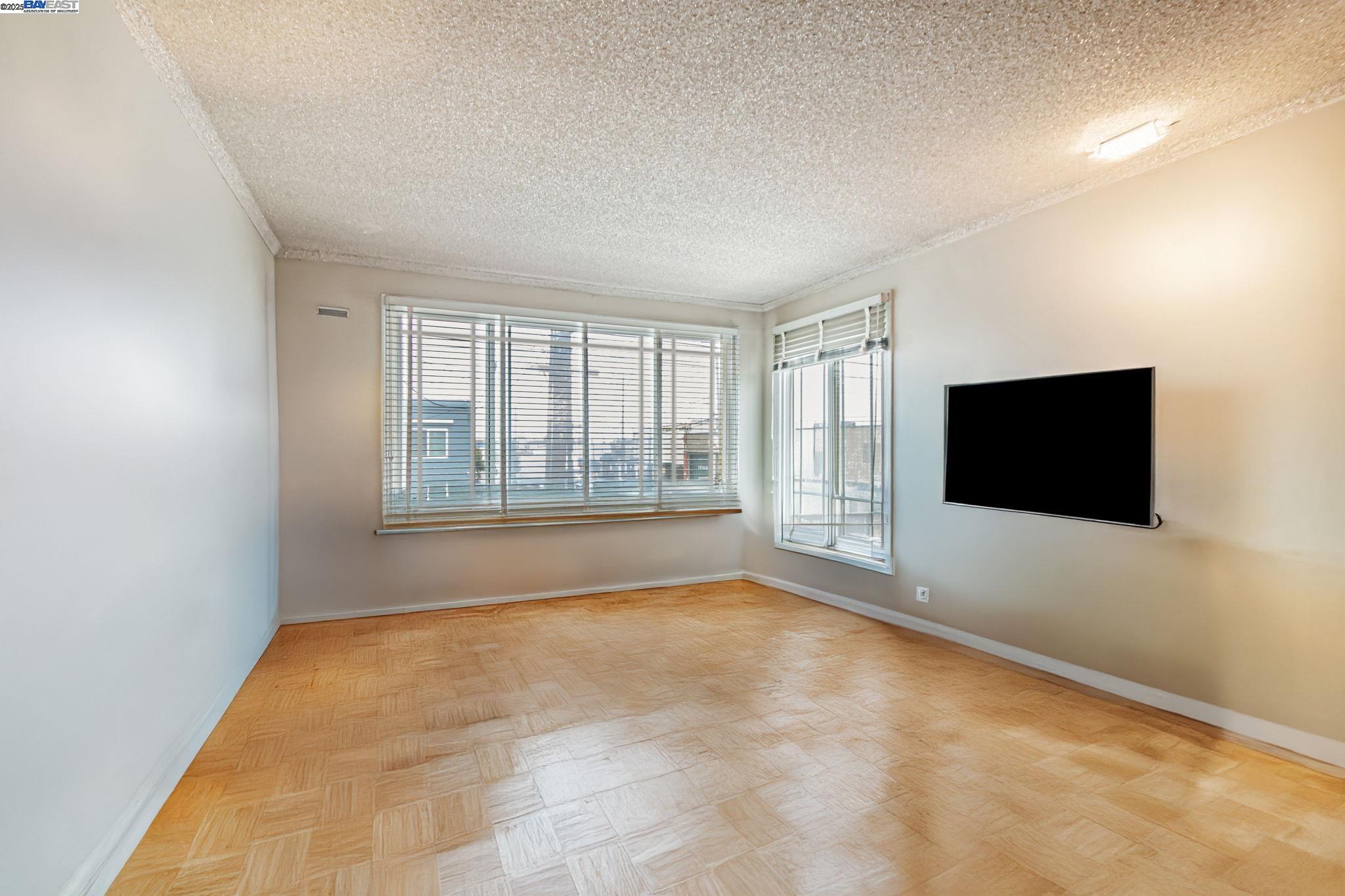 Detail Gallery Image 16 of 39 For 1942 Jennings Street, San Francisco,  CA 94124 - 3 Beds | 2 Baths