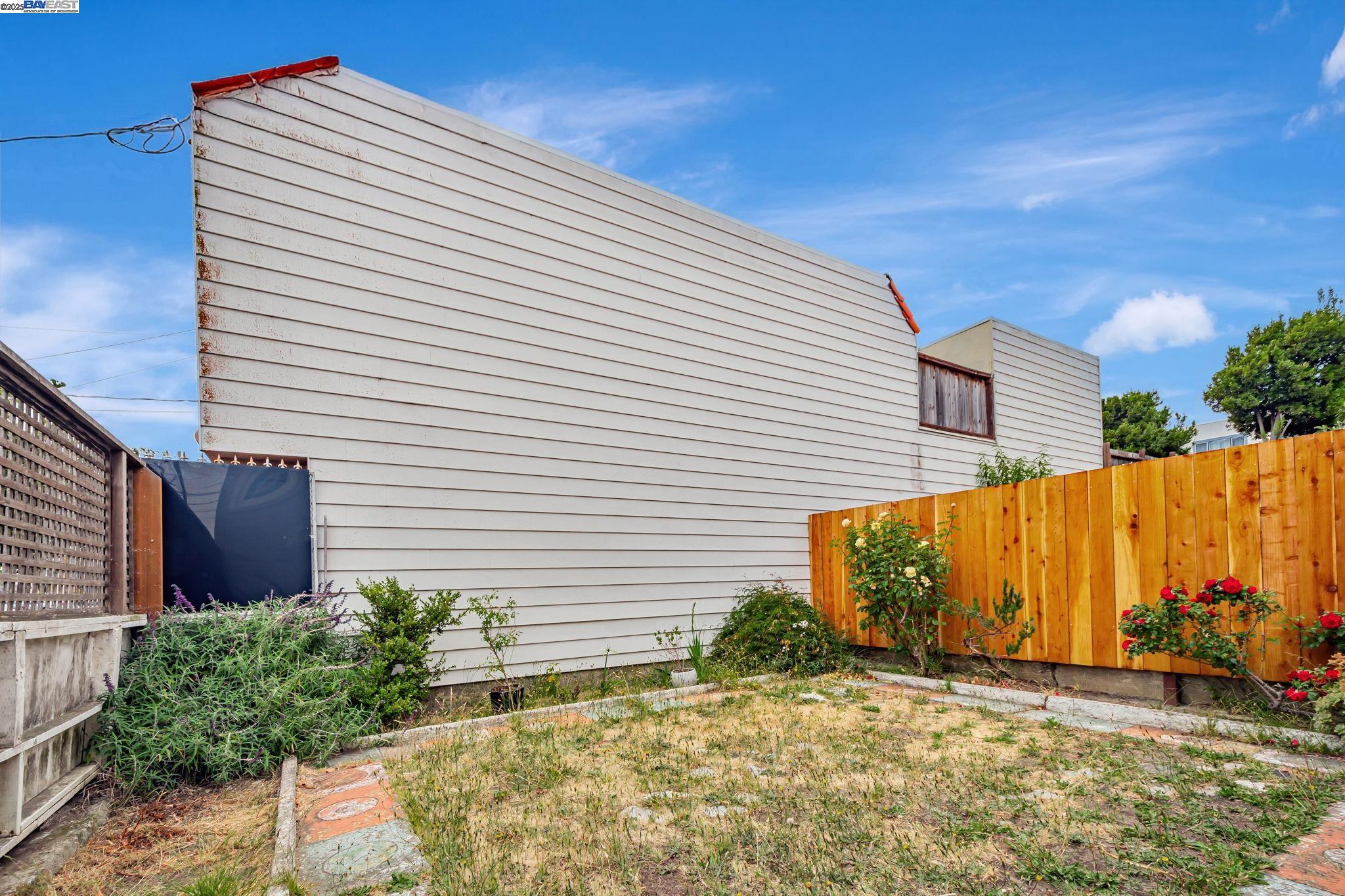 Detail Gallery Image 34 of 39 For 1942 Jennings Street, San Francisco,  CA 94124 - 3 Beds | 2 Baths