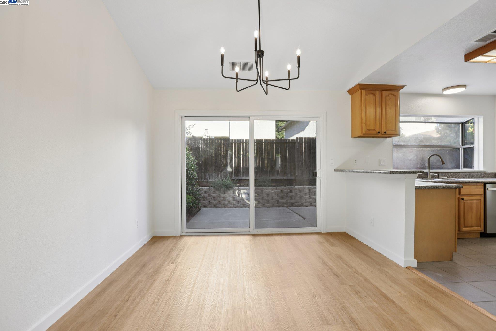Detail Gallery Image 17 of 49 For 2039 Alexander, Pleasanton,  CA 94588 - 2 Beds | 2/1 Baths