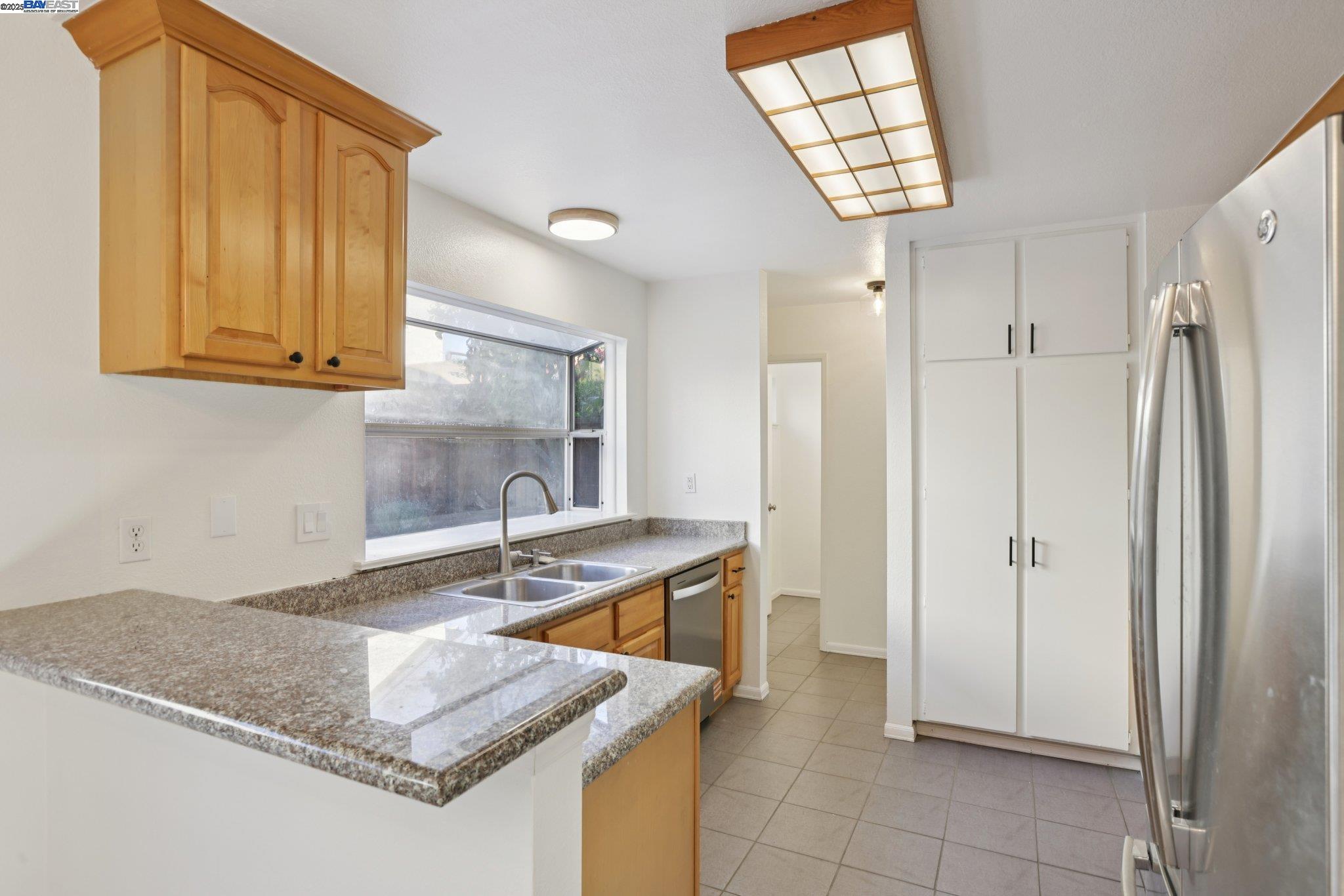 Detail Gallery Image 19 of 49 For 2039 Alexander, Pleasanton,  CA 94588 - 2 Beds | 2/1 Baths