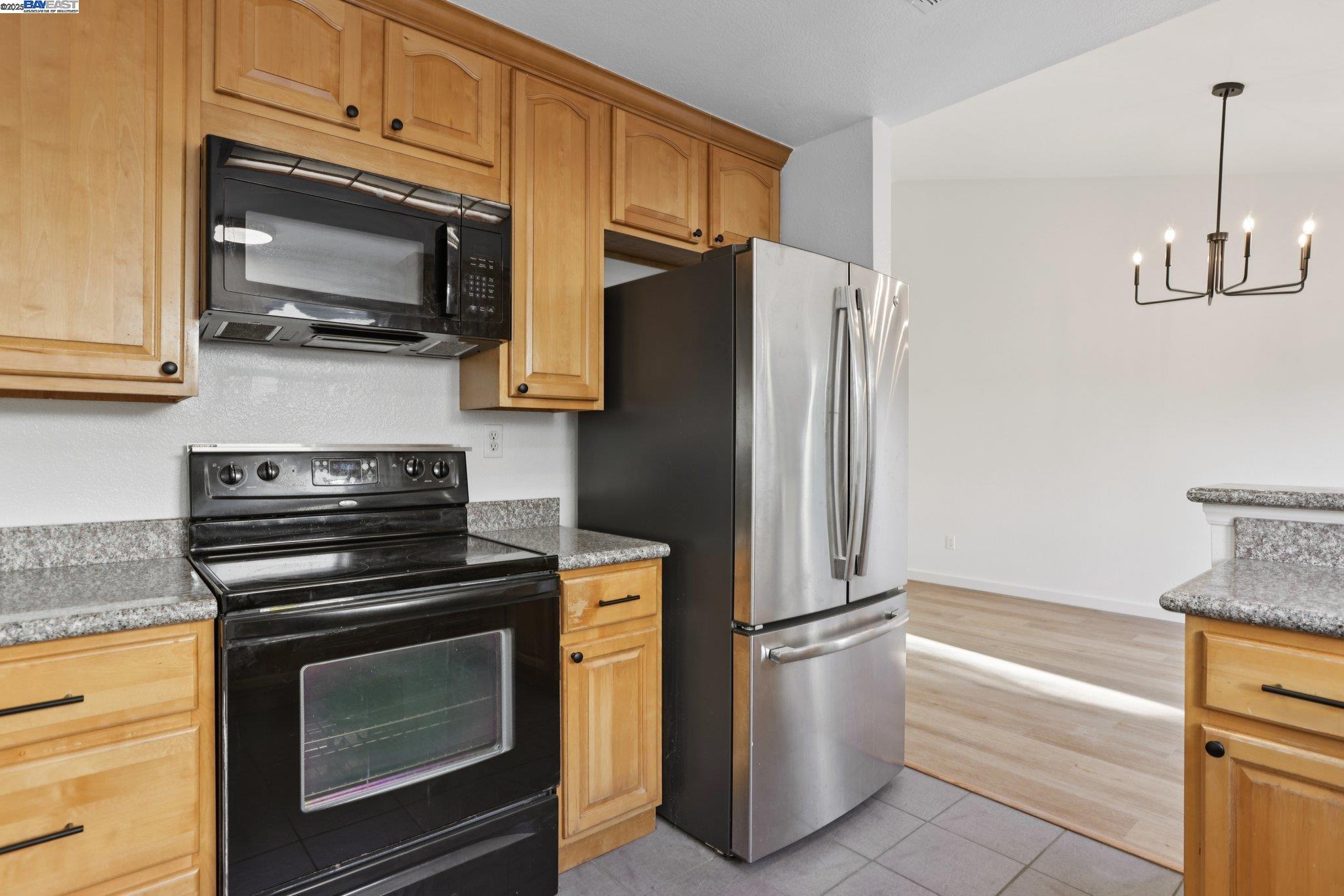 Detail Gallery Image 23 of 49 For 2039 Alexander, Pleasanton,  CA 94588 - 2 Beds | 2/1 Baths