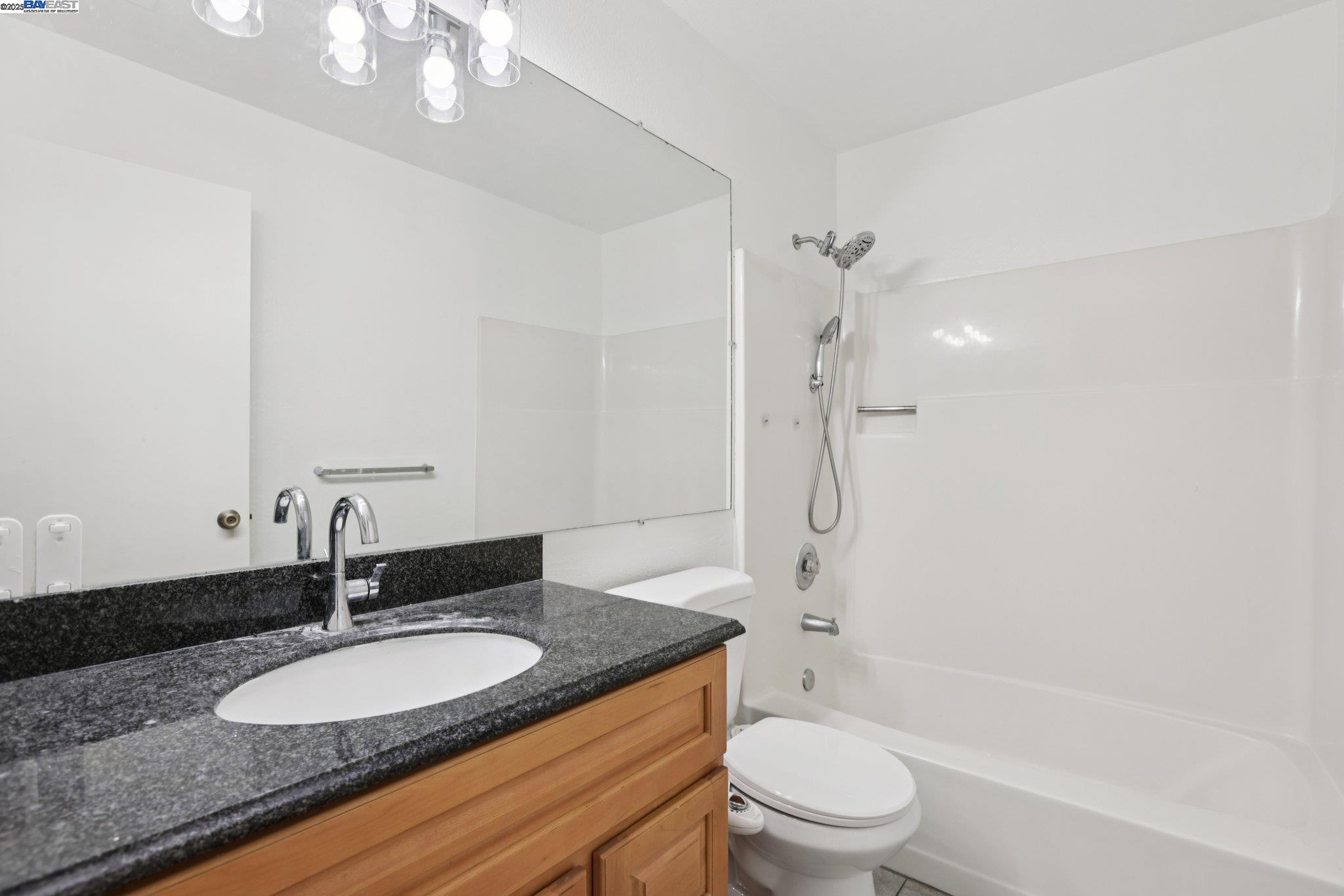 Detail Gallery Image 27 of 49 For 2039 Alexander, Pleasanton,  CA 94588 - 2 Beds | 2/1 Baths