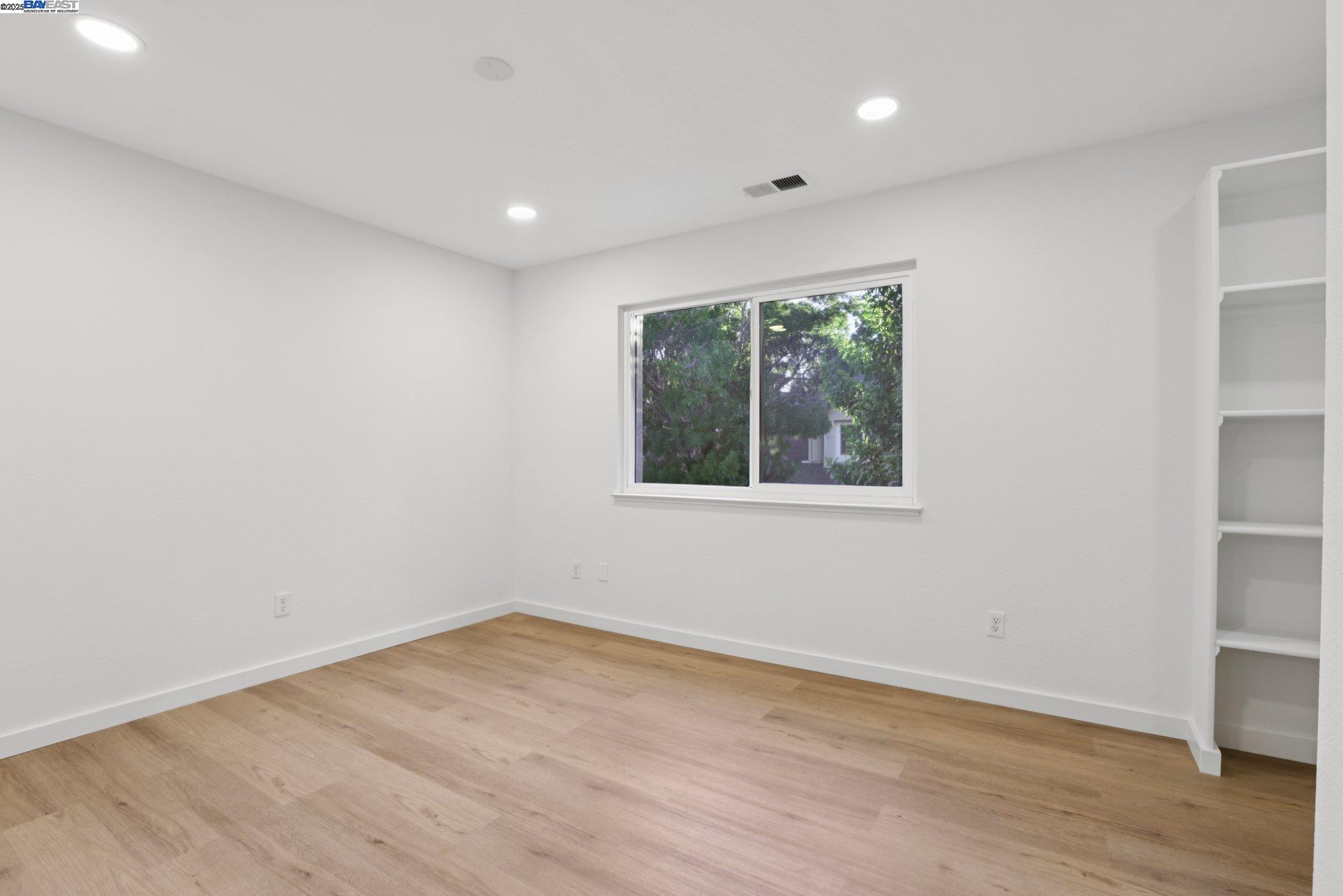 Detail Gallery Image 34 of 49 For 2039 Alexander, Pleasanton,  CA 94588 - 2 Beds | 2/1 Baths
