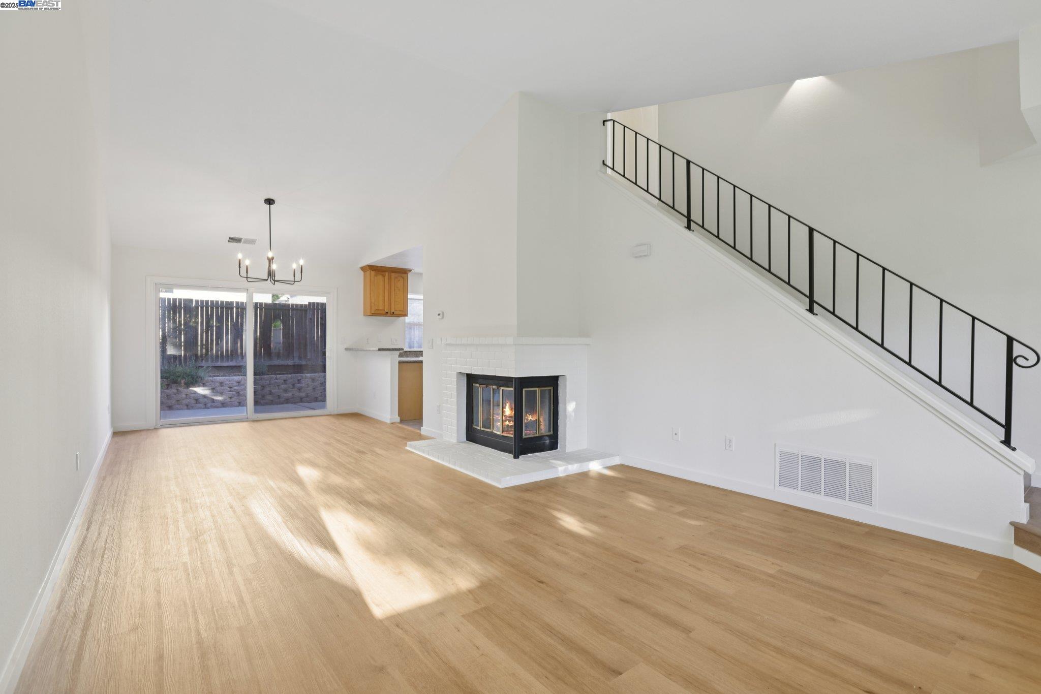 Detail Gallery Image 9 of 49 For 2039 Alexander, Pleasanton,  CA 94588 - 2 Beds | 2/1 Baths