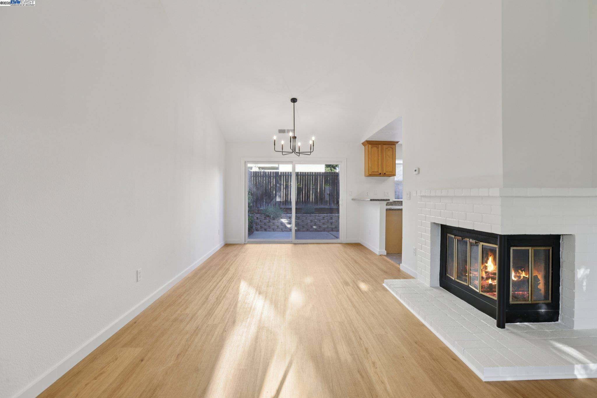 Detail Gallery Image 10 of 49 For 2039 Alexander, Pleasanton,  CA 94588 - 2 Beds | 2/1 Baths