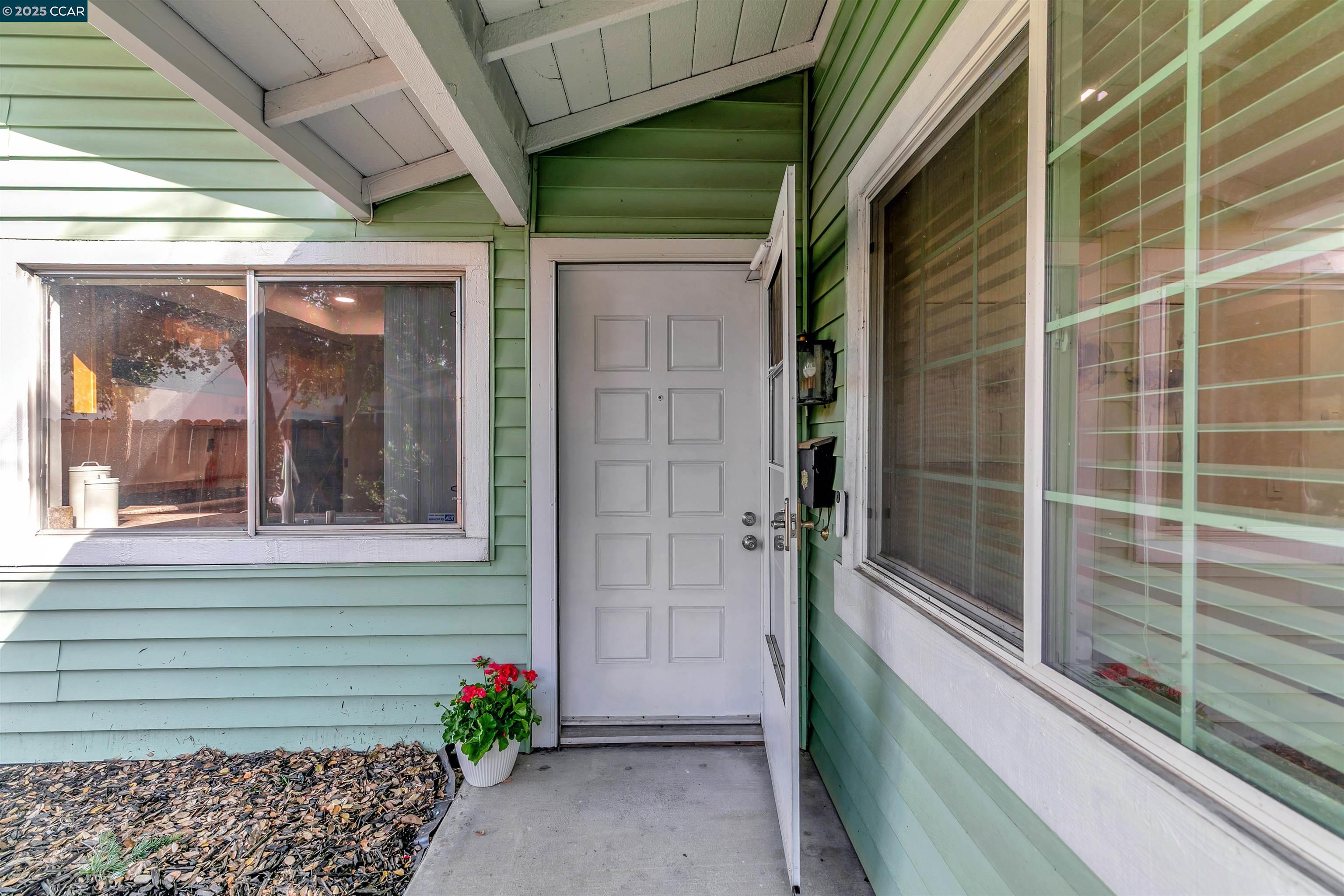 Detail Gallery Image 2 of 46 For 19 Marques Pl, Danville,  CA 94526 - 2 Beds | 1/1 Baths