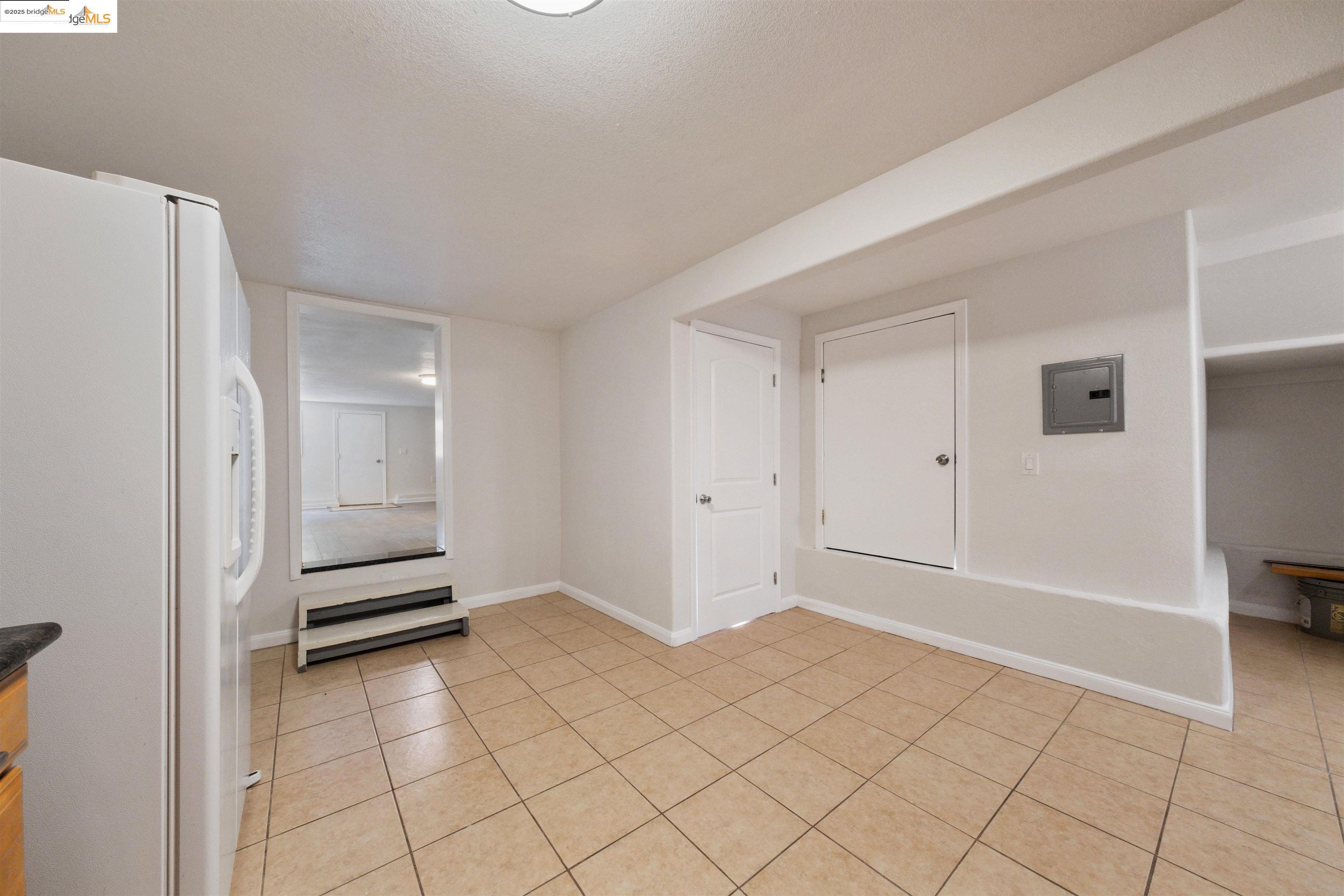 Detail Gallery Image 6 of 10 For 1406 9th St, Alameda,  CA 94501 - 2 Beds | 1 Baths