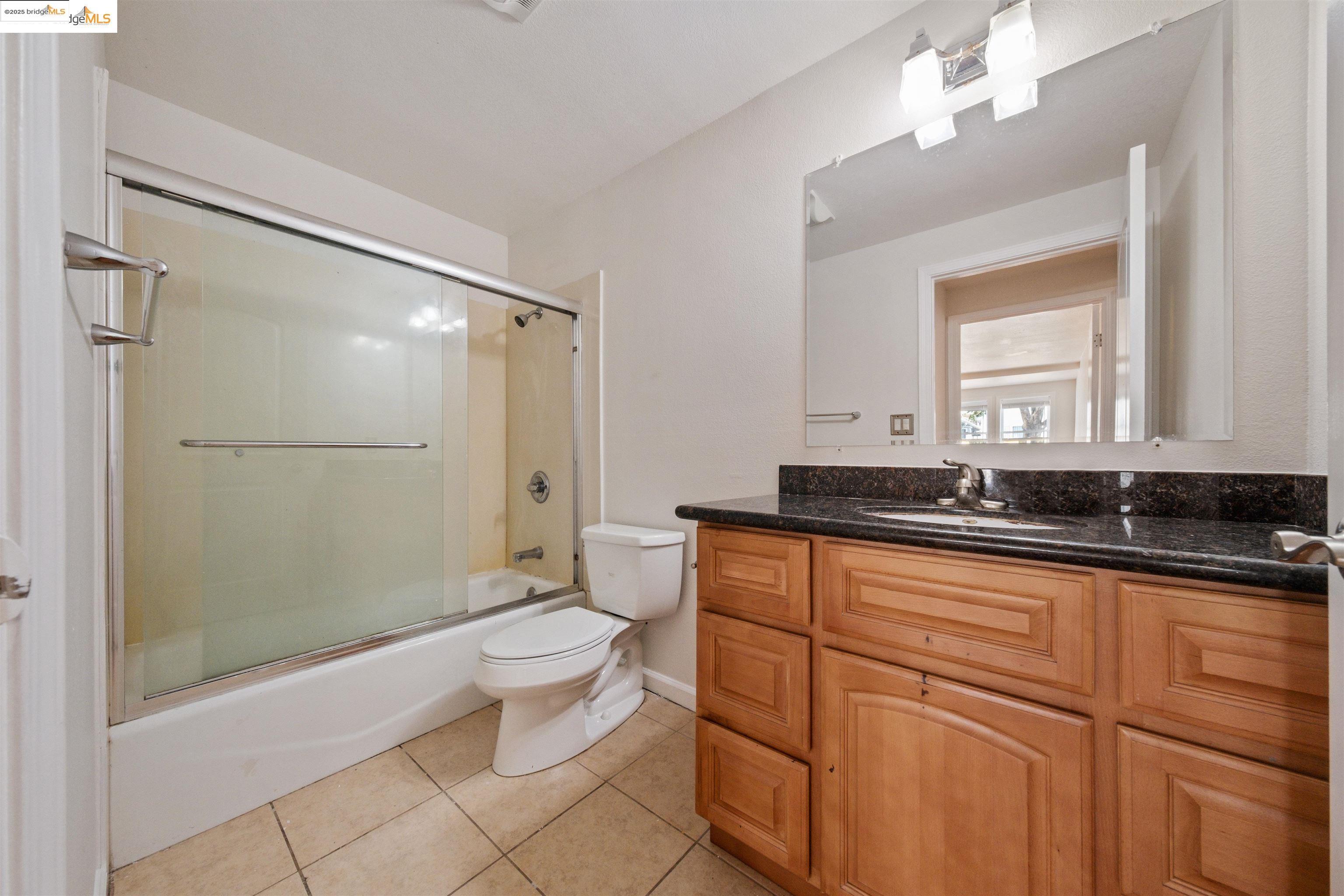 Detail Gallery Image 7 of 10 For 1406 9th St, Alameda,  CA 94501 - 2 Beds | 1 Baths