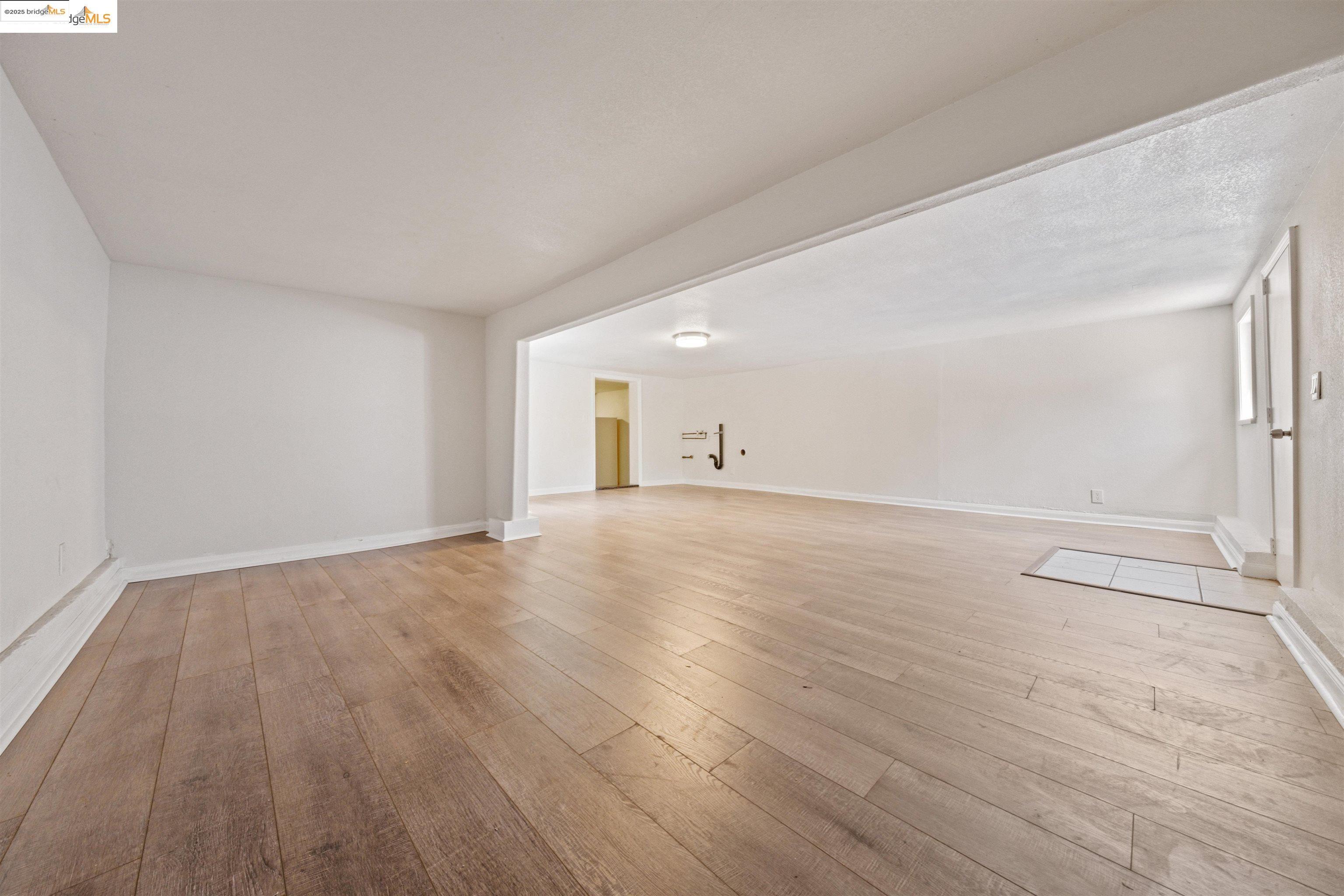 Detail Gallery Image 8 of 10 For 1406 9th St, Alameda,  CA 94501 - 2 Beds | 1 Baths