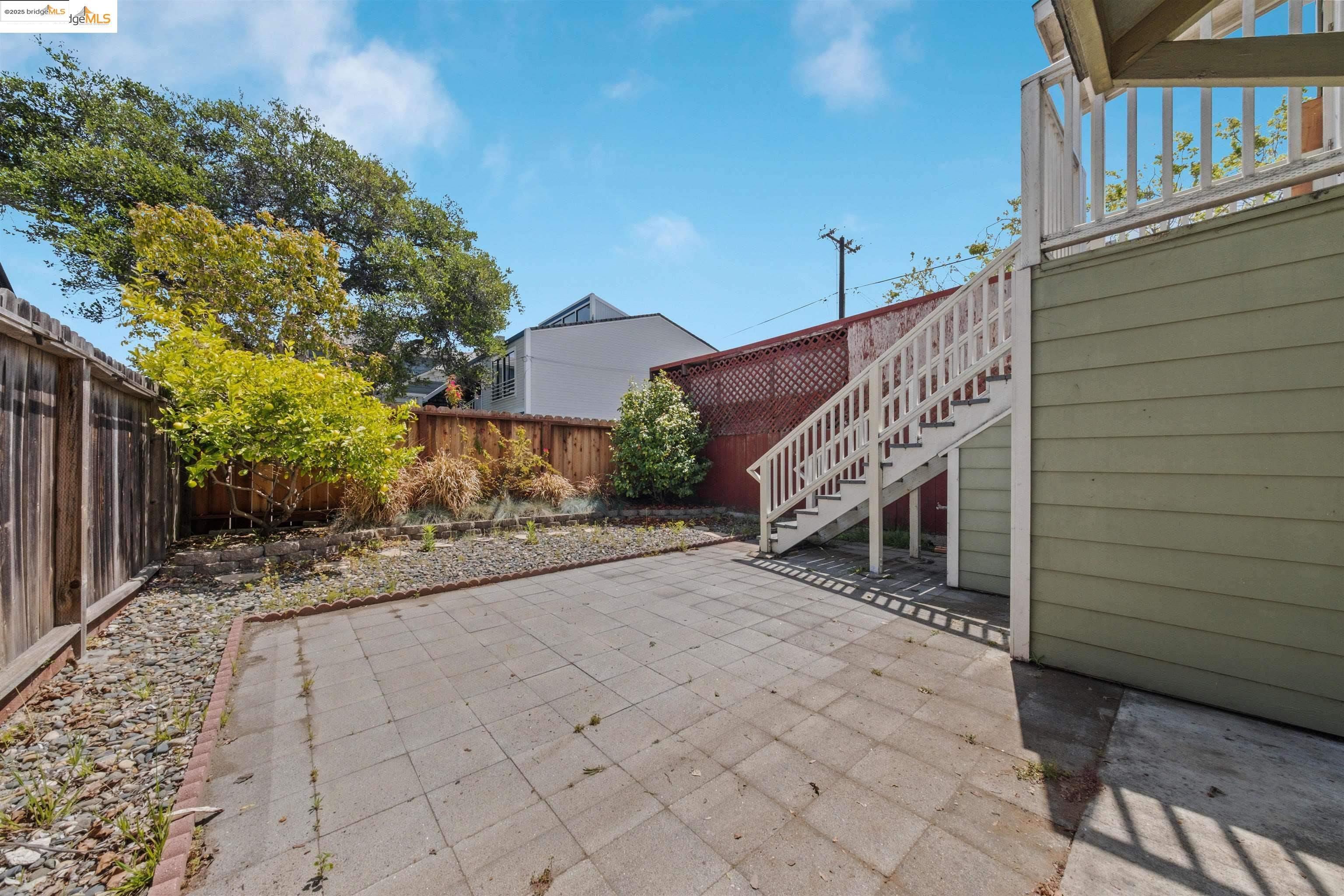 Detail Gallery Image 10 of 10 For 1406 9th St, Alameda,  CA 94501 - 2 Beds | 1 Baths