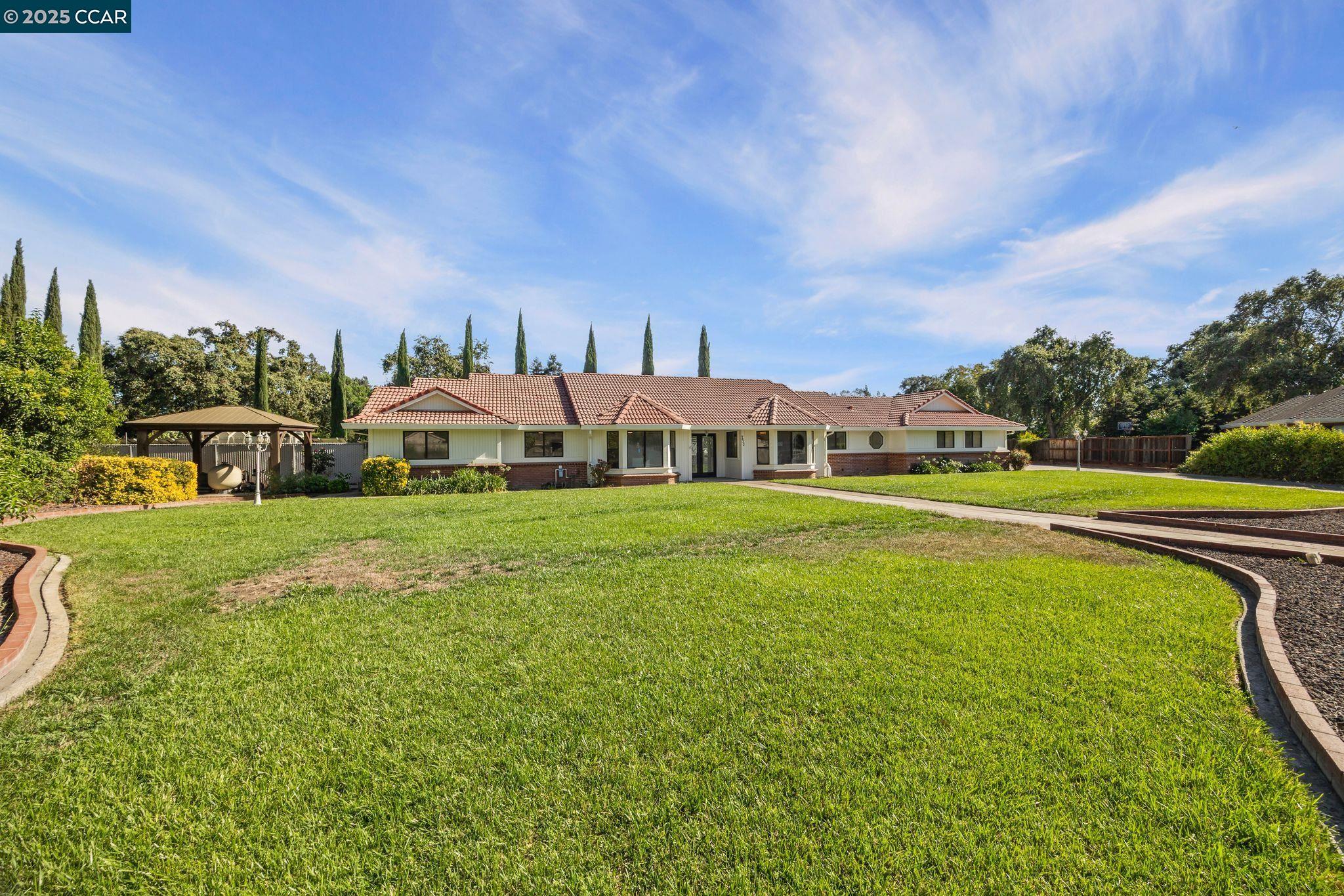 Detail Gallery Image 2 of 51 For 9822 Doyle Ct, Stockton,  CA 95212 - 3 Beds | 2/1 Baths