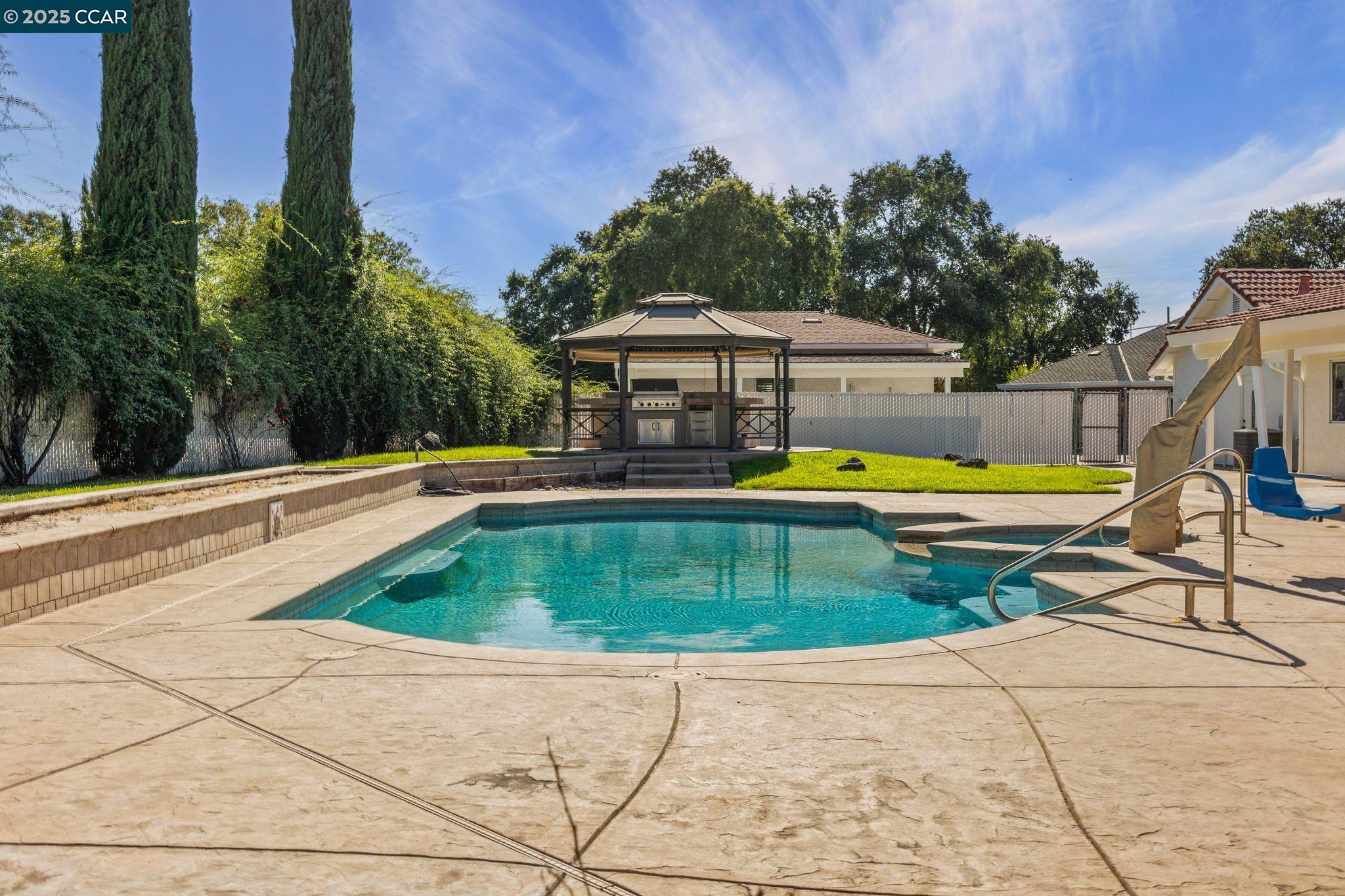 Detail Gallery Image 6 of 51 For 9822 Doyle Ct, Stockton,  CA 95212 - 3 Beds | 2/1 Baths