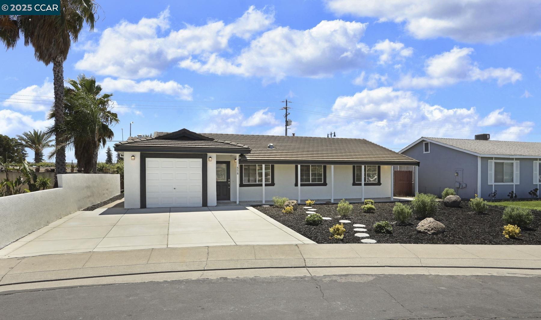 Detail Gallery Image 2 of 32 For 458 Aztec Ln, Lathrop,  CA 95330 - 3 Beds | 2 Baths