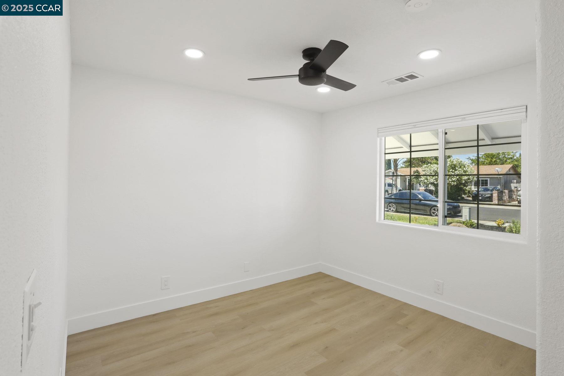 Detail Gallery Image 17 of 32 For 458 Aztec Ln, Lathrop,  CA 95330 - 3 Beds | 2 Baths
