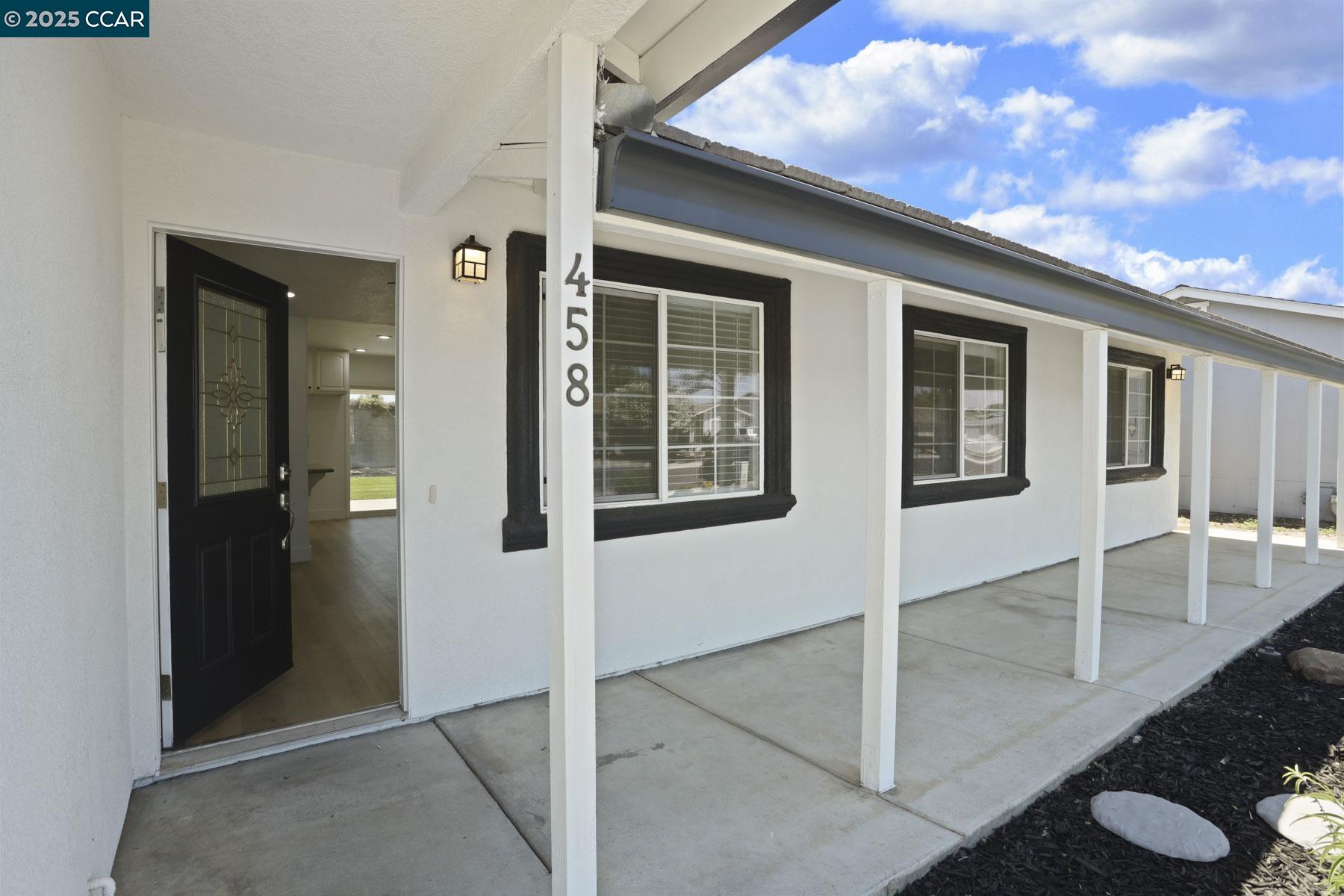 Detail Gallery Image 5 of 32 For 458 Aztec Ln, Lathrop,  CA 95330 - 3 Beds | 2 Baths