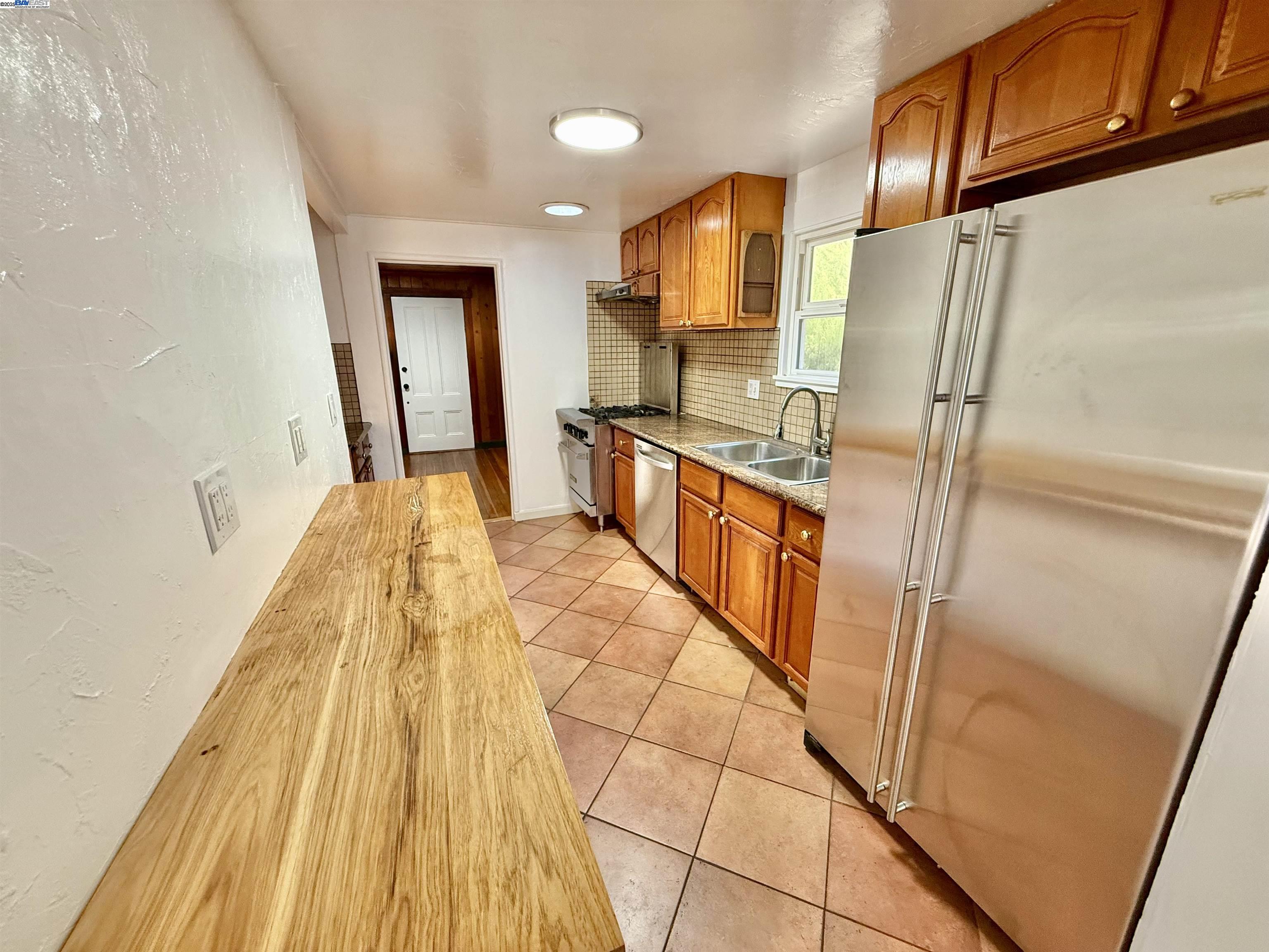 Detail Gallery Image 15 of 50 For 7308 Altura Pl, Oakland,  CA 94605 - 1 Beds | 1 Baths