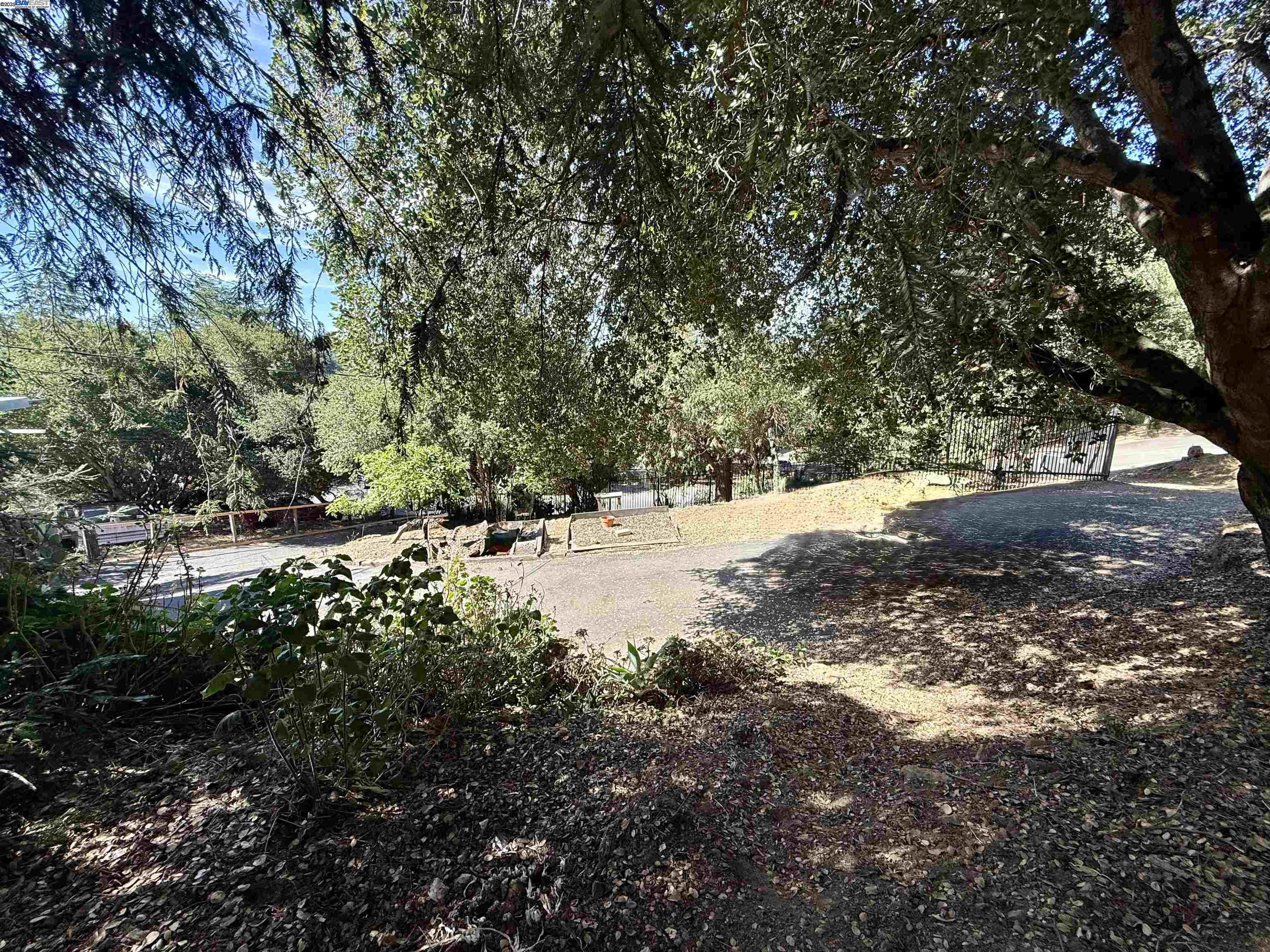Detail Gallery Image 4 of 50 For 7308 Altura Pl, Oakland,  CA 94605 - 1 Beds | 1 Baths