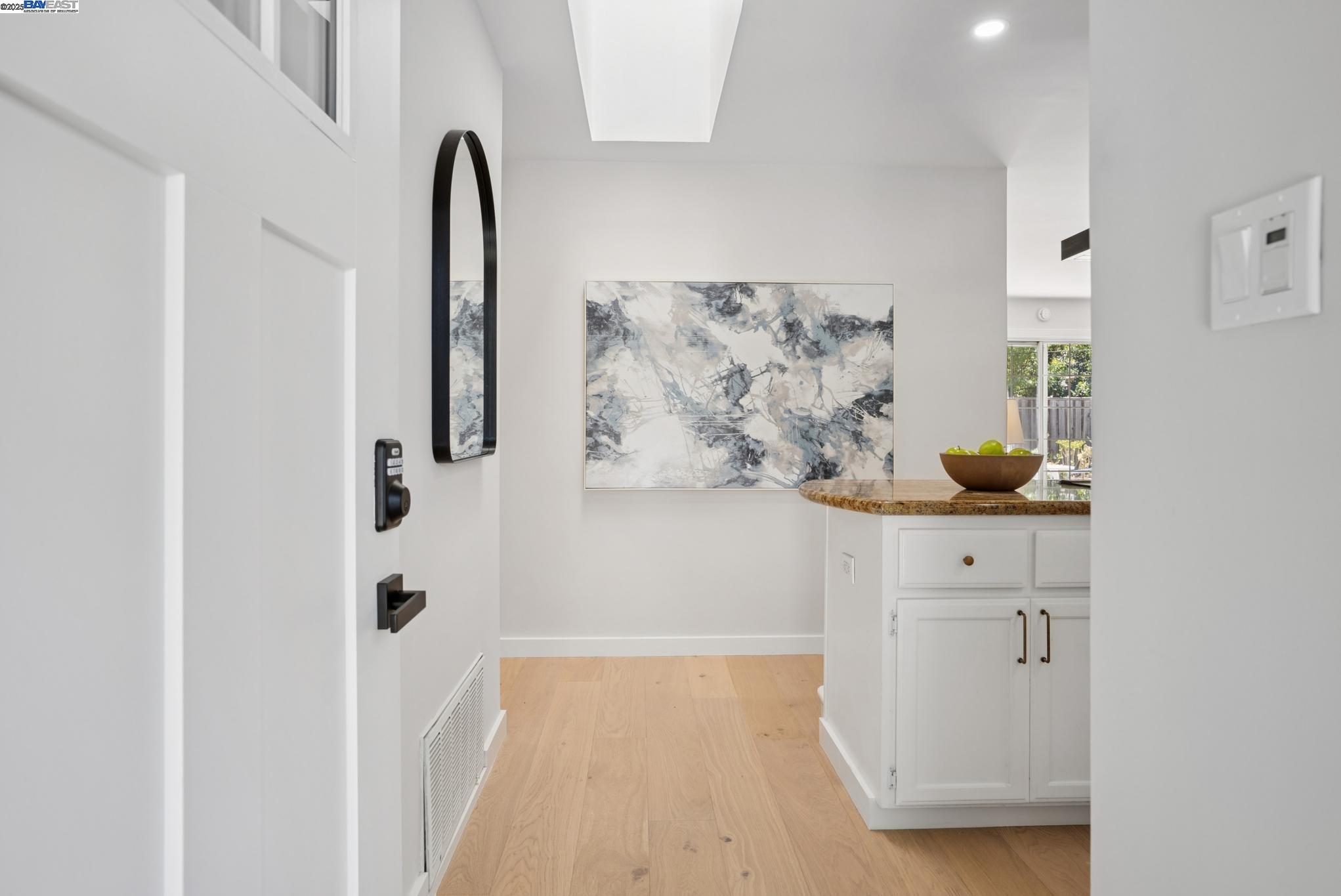 Detail Gallery Image 4 of 58 For 1568 Willowgate Dr, San Jose,  CA 95118 - 3 Beds | 2 Baths