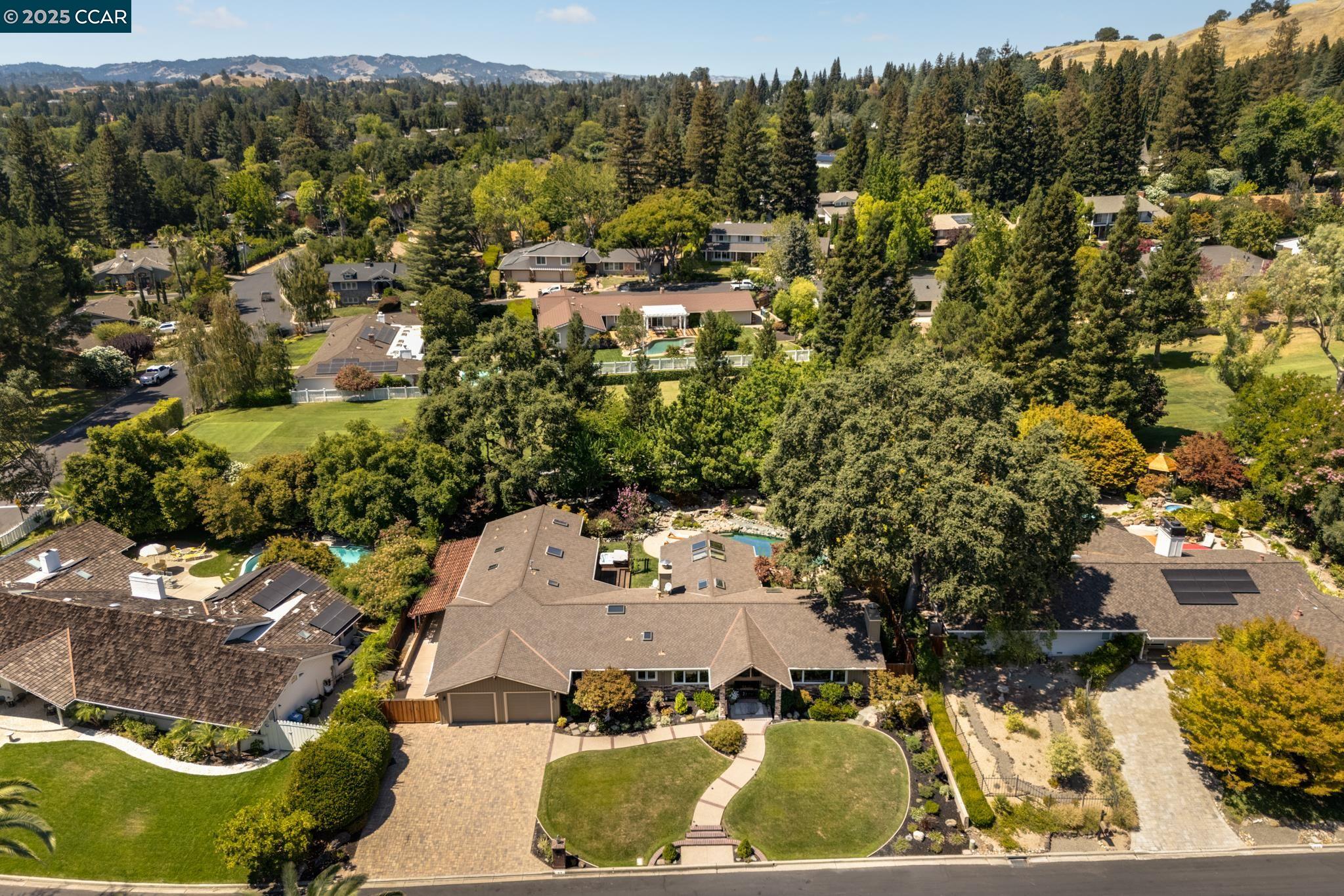 Detail Gallery Image 2 of 50 For 9 Saint Andrews Pl, Alamo,  CA 94507 - 4 Beds | 2 Baths