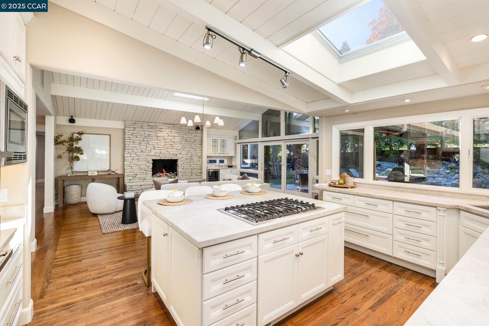 Detail Gallery Image 10 of 50 For 9 Saint Andrews Pl, Alamo,  CA 94507 - 4 Beds | 2 Baths