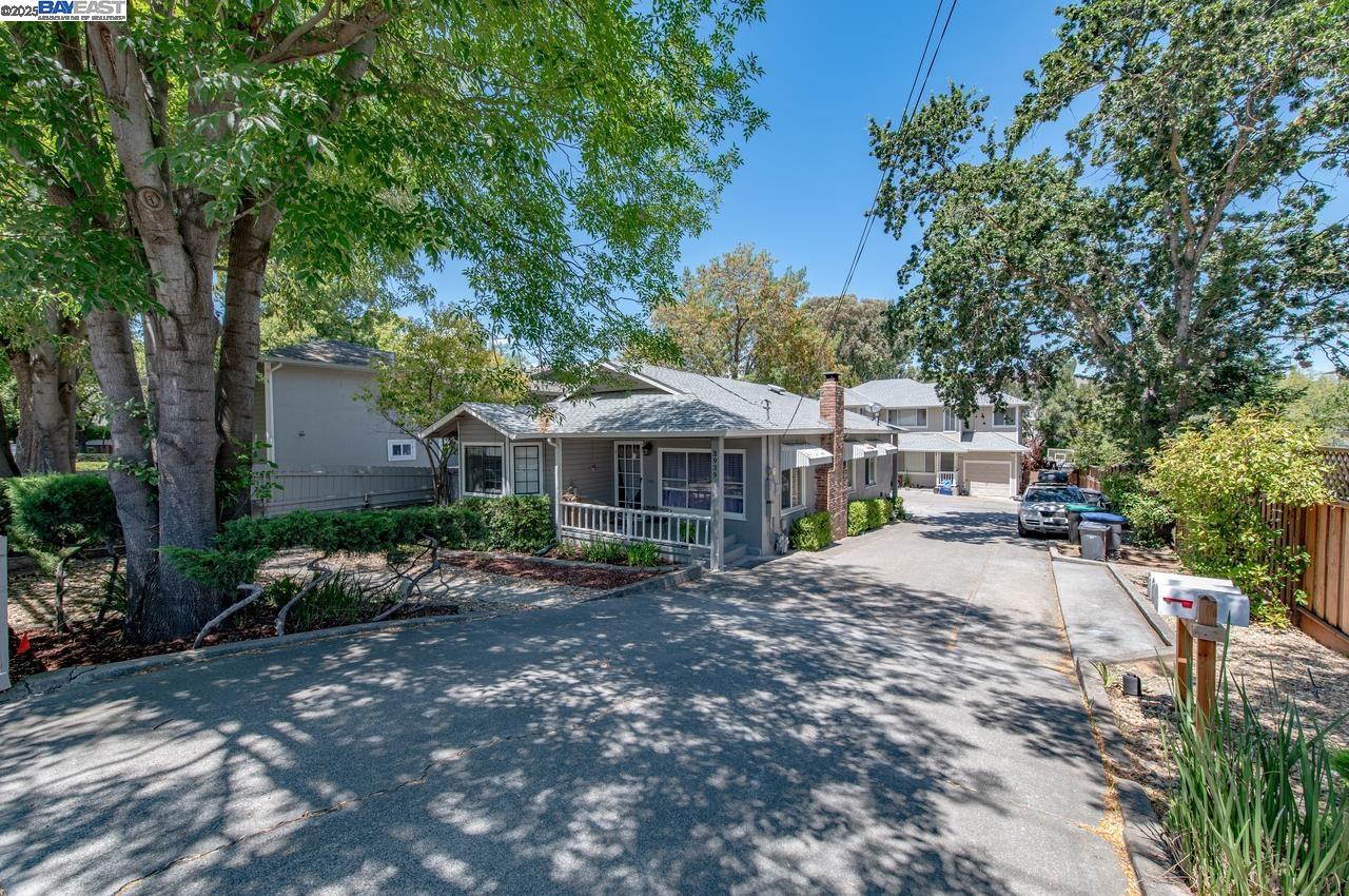 Detail Gallery Image 1 of 7 For 3939 Vineyard Ave, Pleasanton,  CA 94566 - – Beds | – Baths