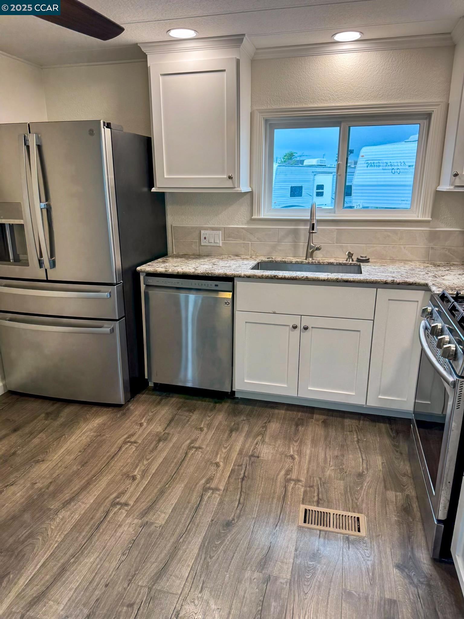 Detail Gallery Image 4 of 14 For 747 Lewelling Blvd Spc 22,  San Leandro,  CA 94579 - 1 Beds | 1 Baths