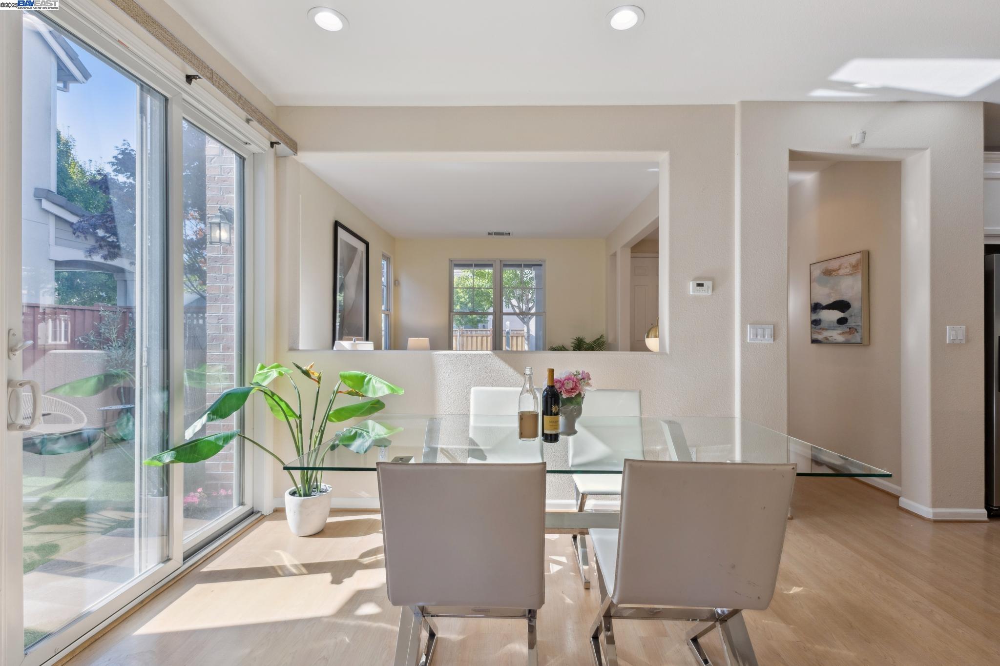 Detail Gallery Image 13 of 45 For 228 Ansel Ave, Alameda,  CA 94501 - 3 Beds | 2/1 Baths