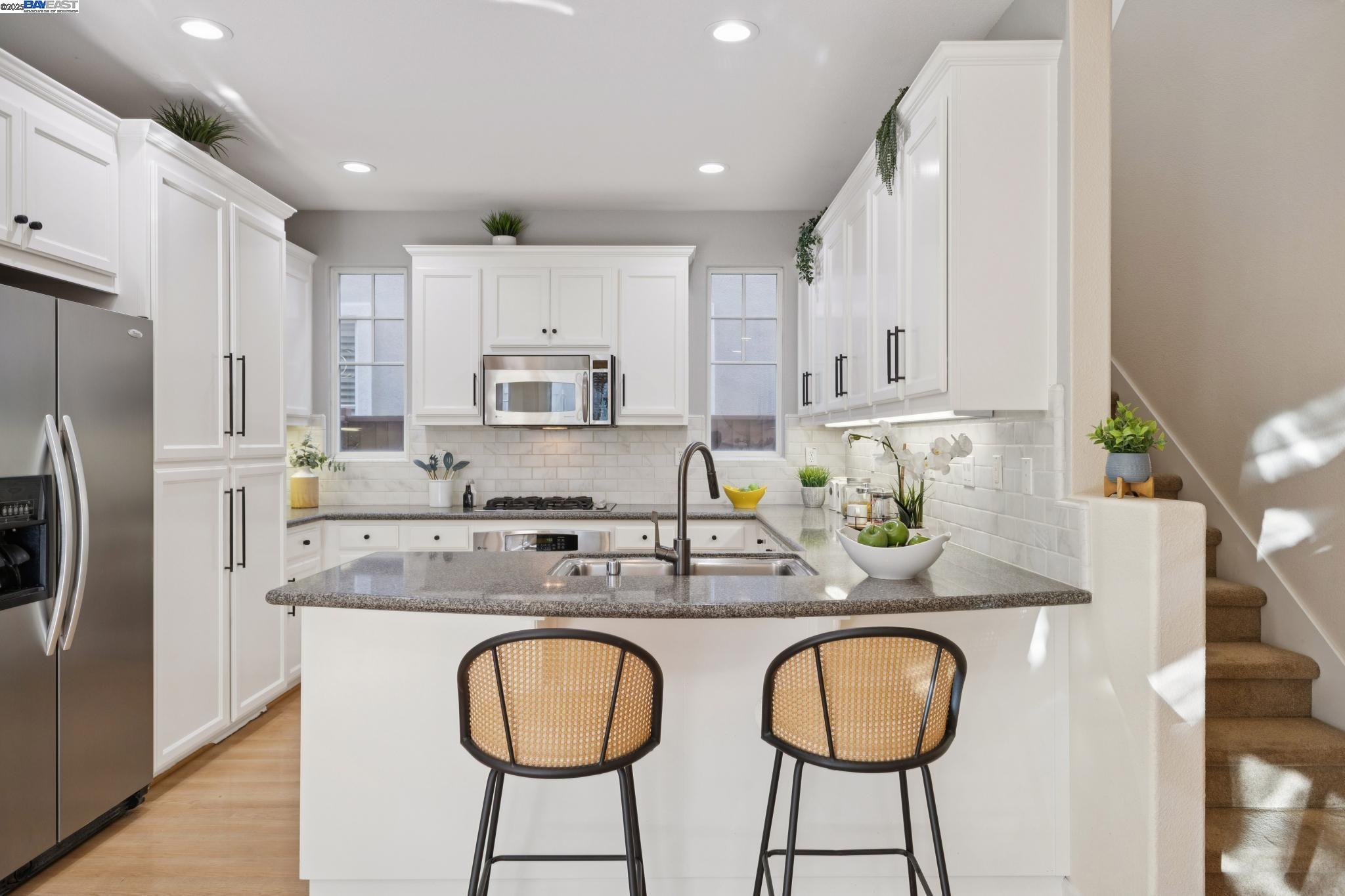 Detail Gallery Image 14 of 45 For 228 Ansel Ave, Alameda,  CA 94501 - 3 Beds | 2/1 Baths