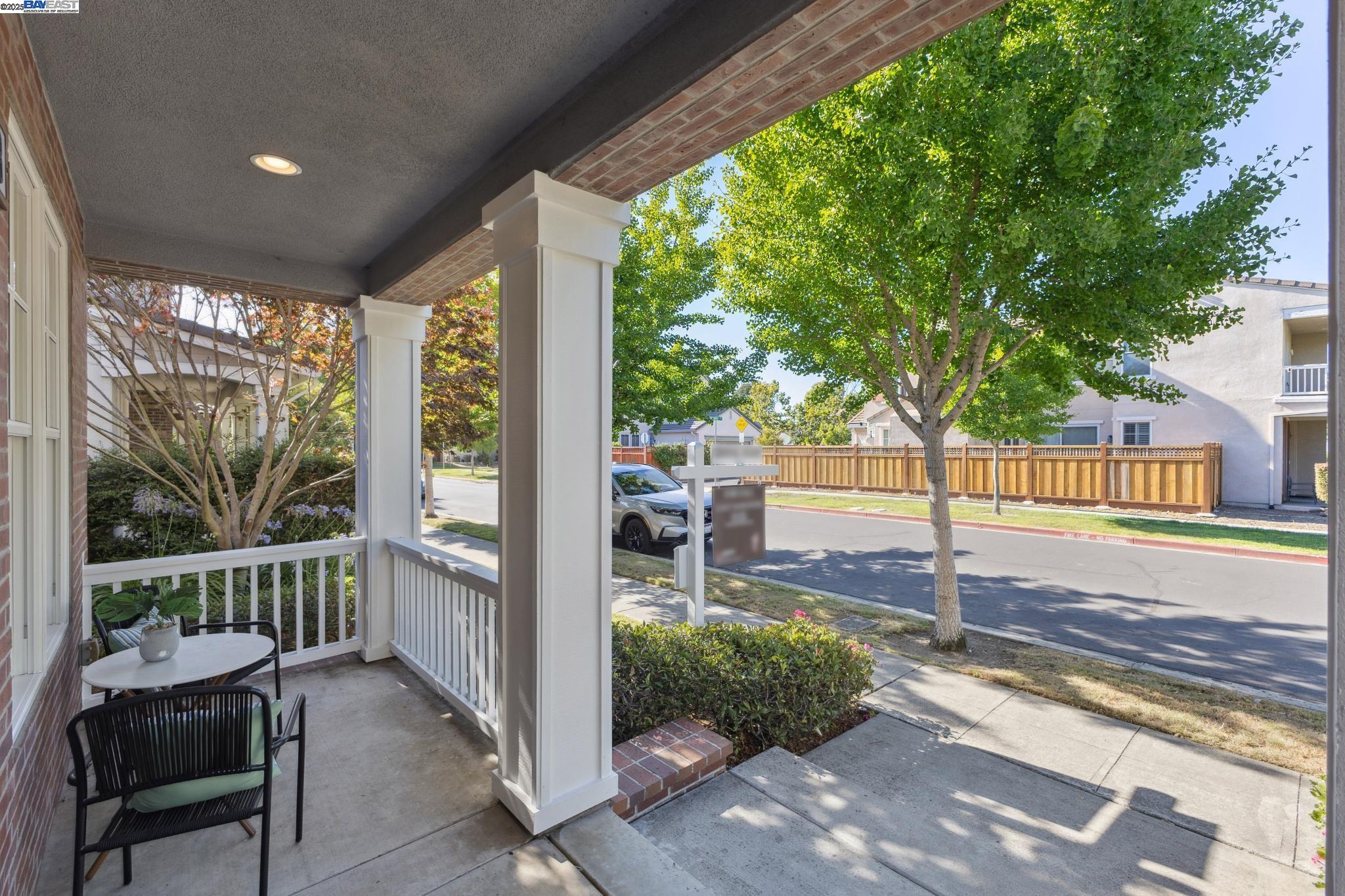 Detail Gallery Image 3 of 45 For 228 Ansel Ave, Alameda,  CA 94501 - 3 Beds | 2/1 Baths