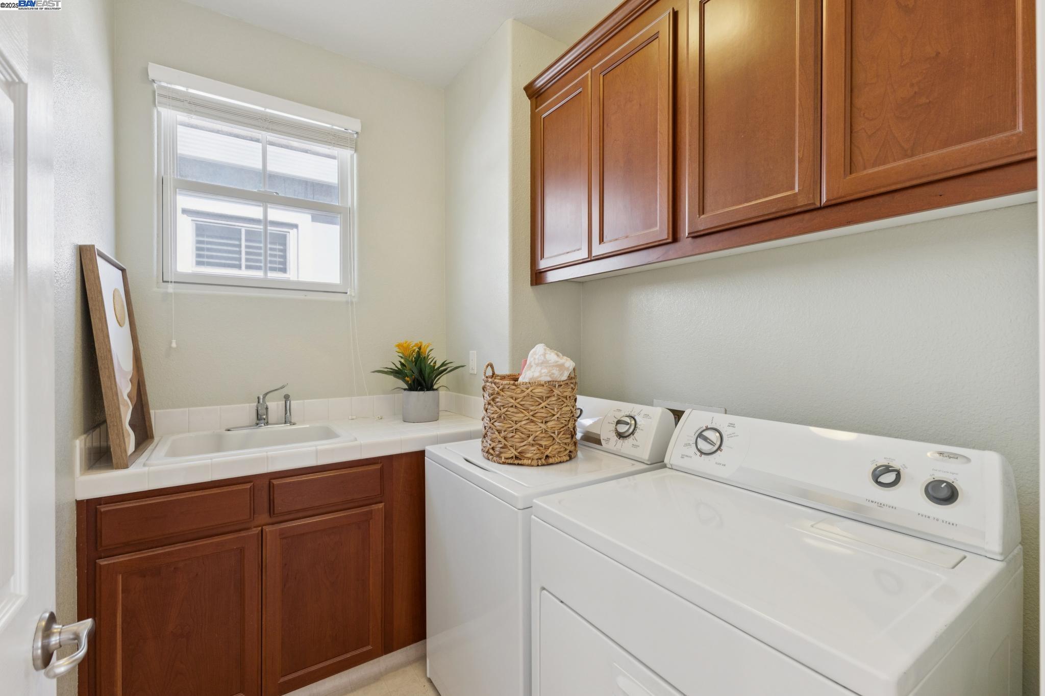 Detail Gallery Image 37 of 45 For 228 Ansel Ave, Alameda,  CA 94501 - 3 Beds | 2/1 Baths