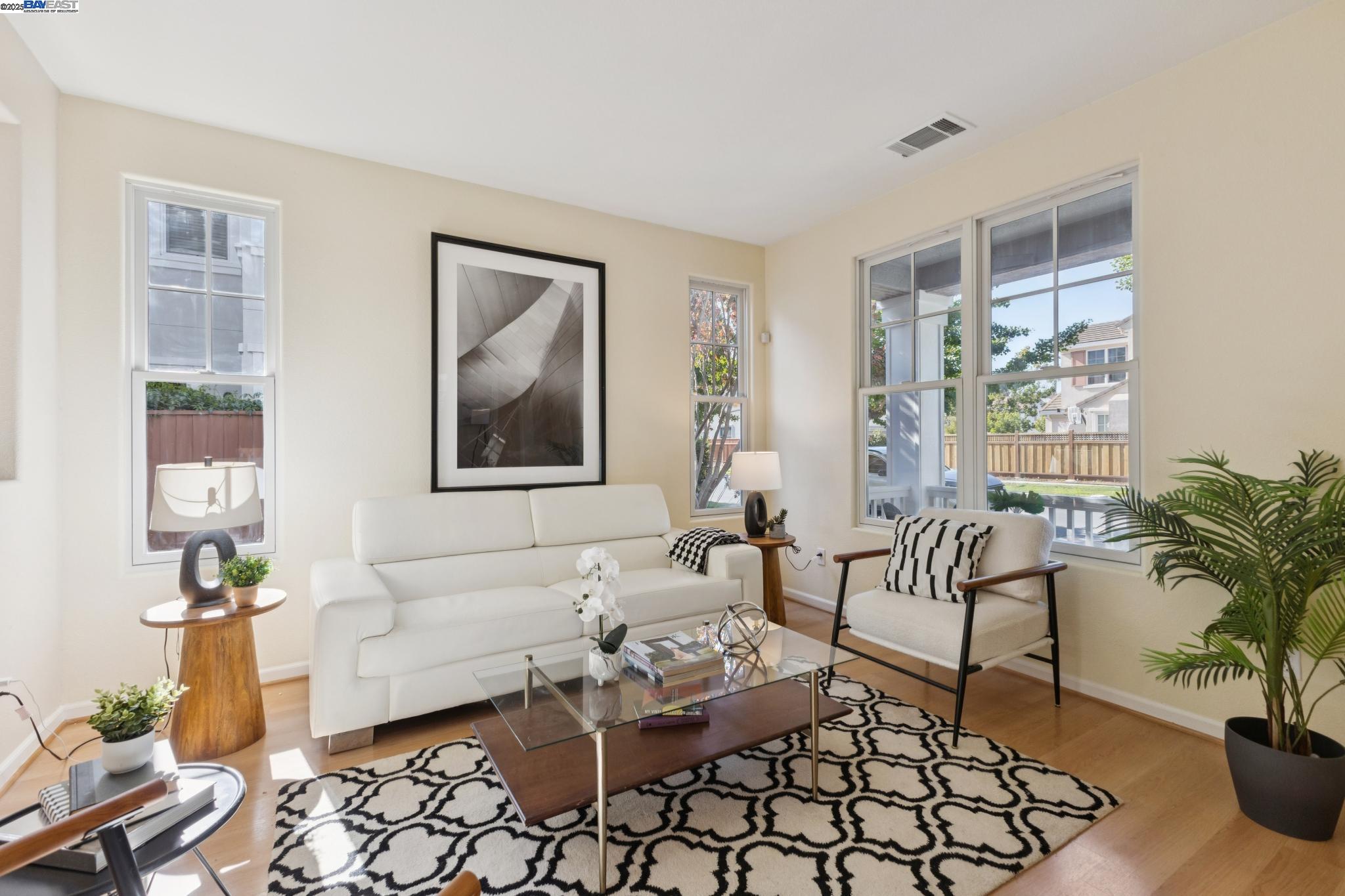 Detail Gallery Image 5 of 45 For 228 Ansel Ave, Alameda,  CA 94501 - 3 Beds | 2/1 Baths