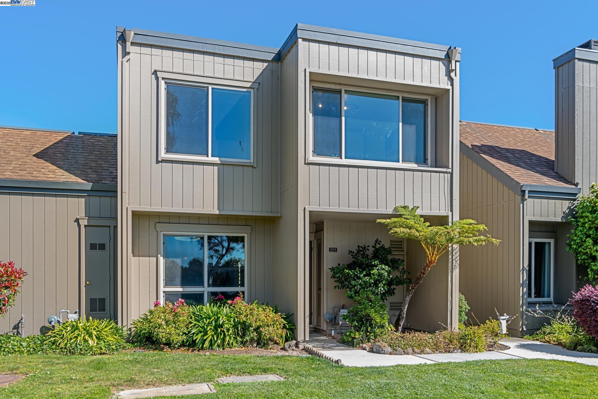 MLS: 41107683 Condo For Sale