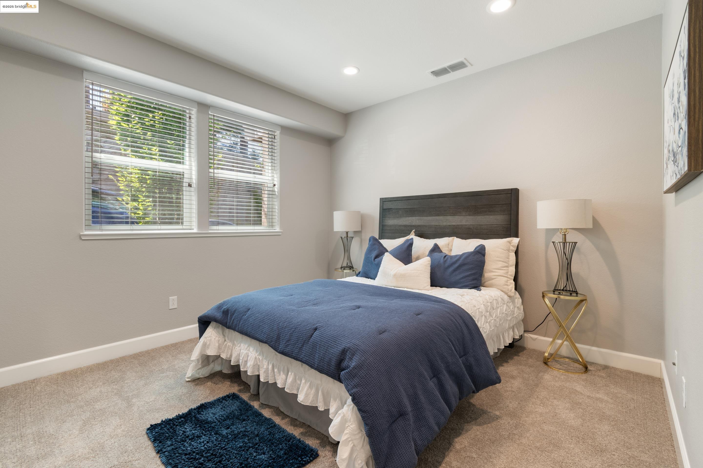 Detail Gallery Image 11 of 29 For 701 Tierney Pl, Martinez,  CA 94553 - 4 Beds | 3/1 Baths