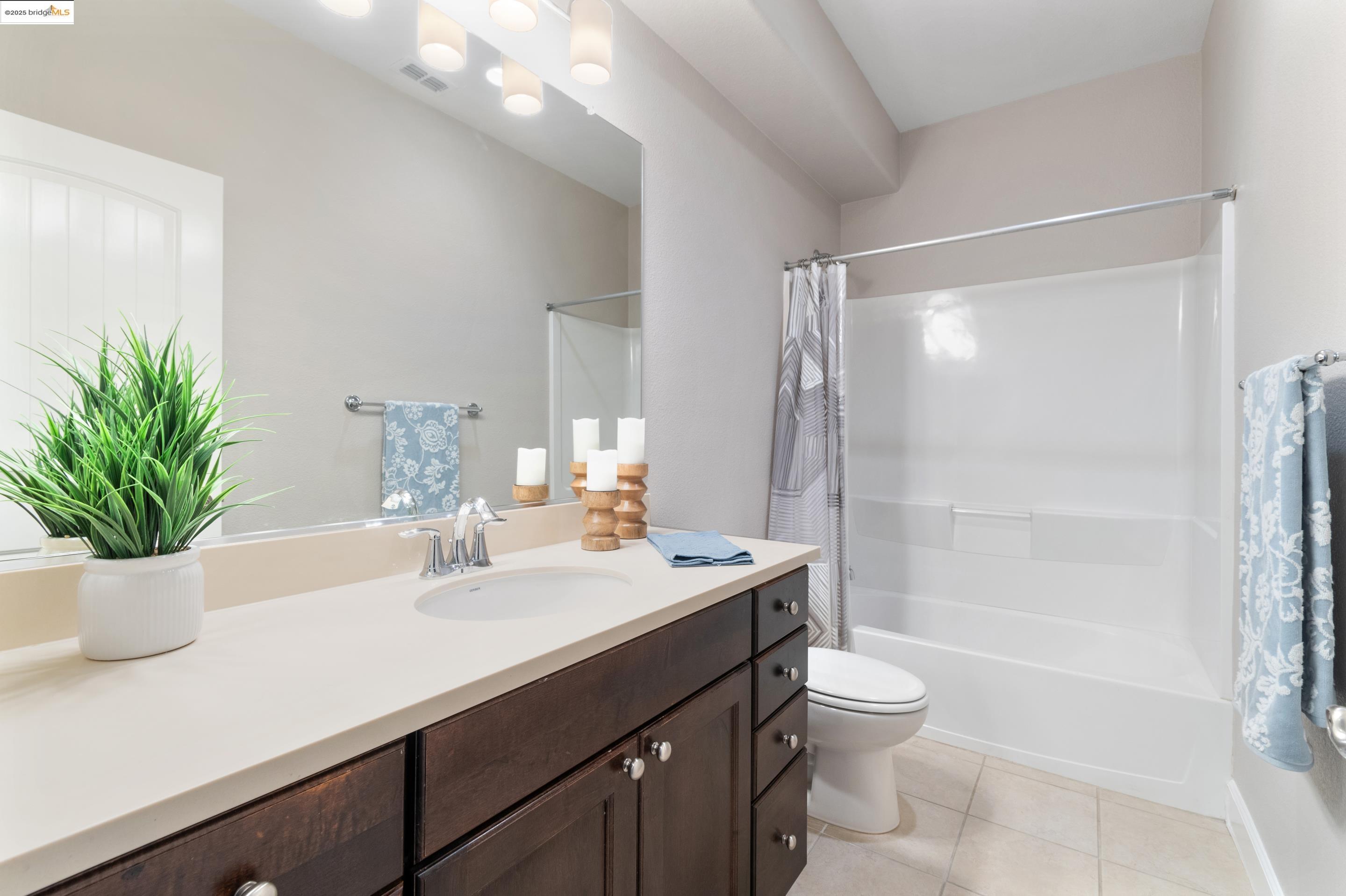 Detail Gallery Image 19 of 29 For 701 Tierney Pl, Martinez,  CA 94553 - 4 Beds | 3/1 Baths