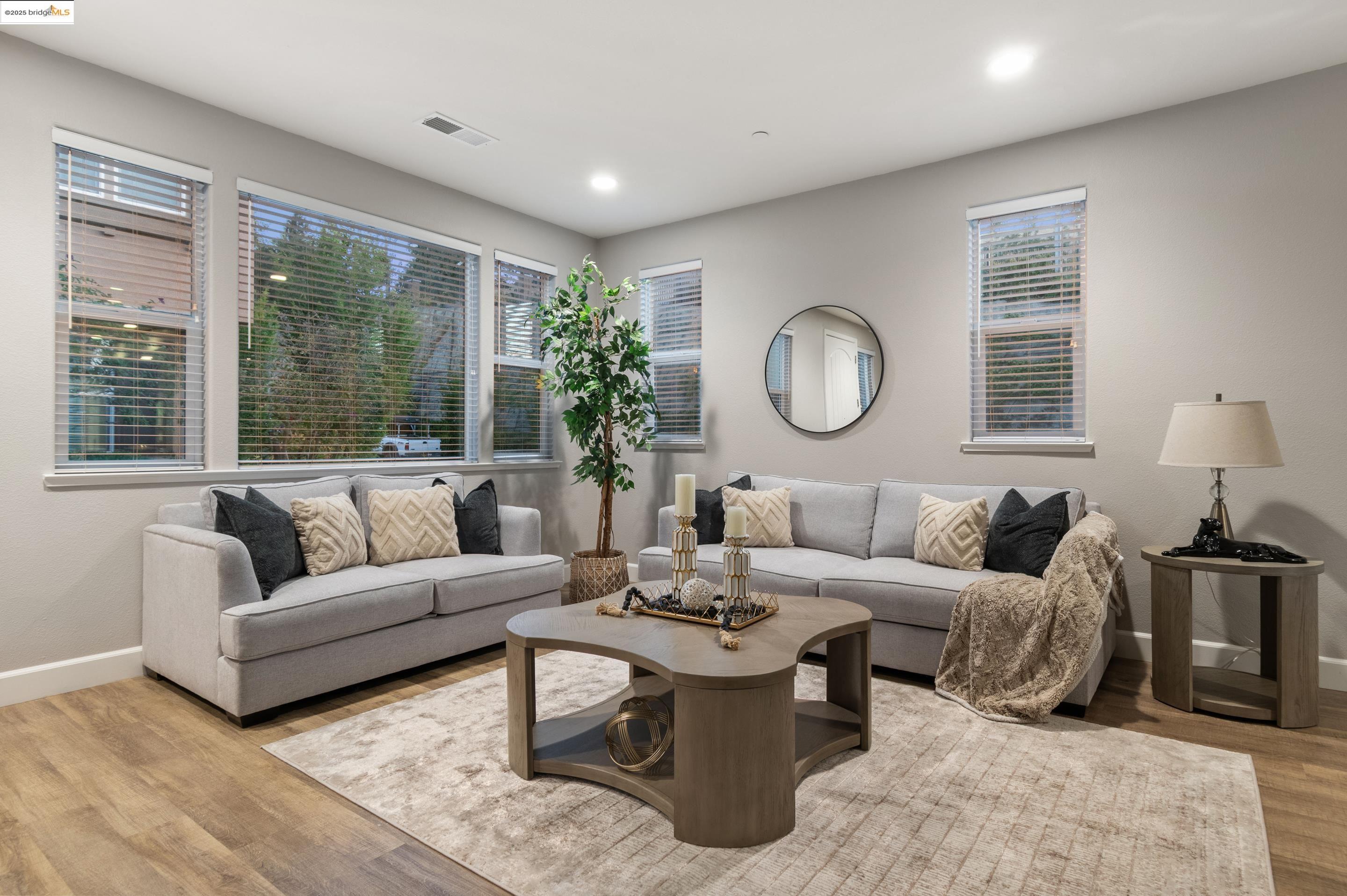 Detail Gallery Image 22 of 29 For 701 Tierney Pl, Martinez,  CA 94553 - 4 Beds | 3/1 Baths
